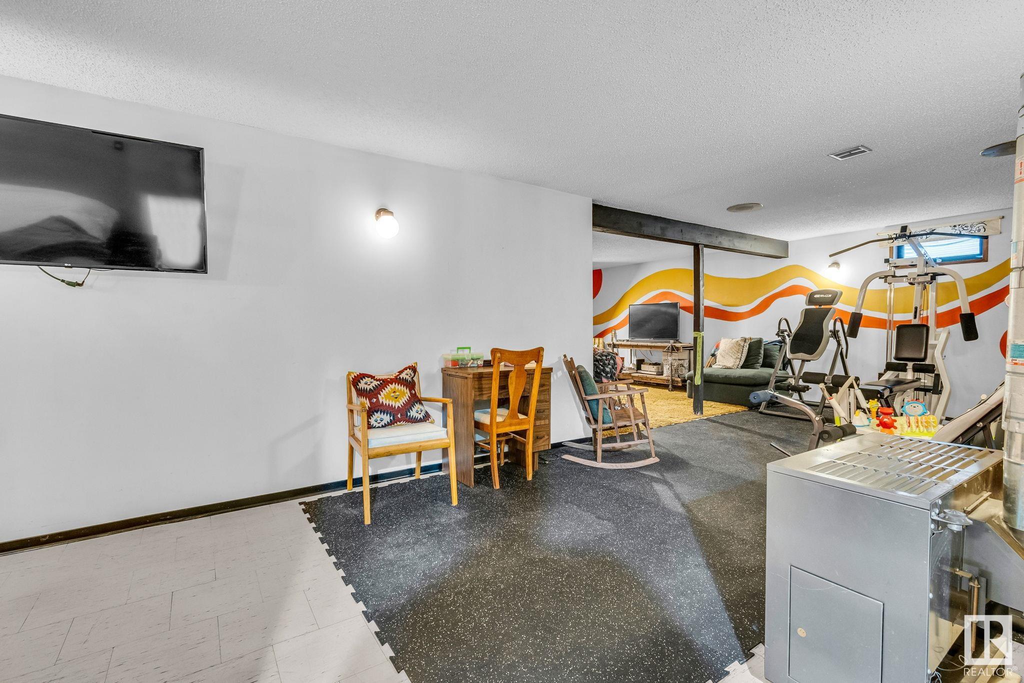      10815 40 AV NW , Edmonton,  ,T6J 0P6 ;  Listing Number: MLS E4419810