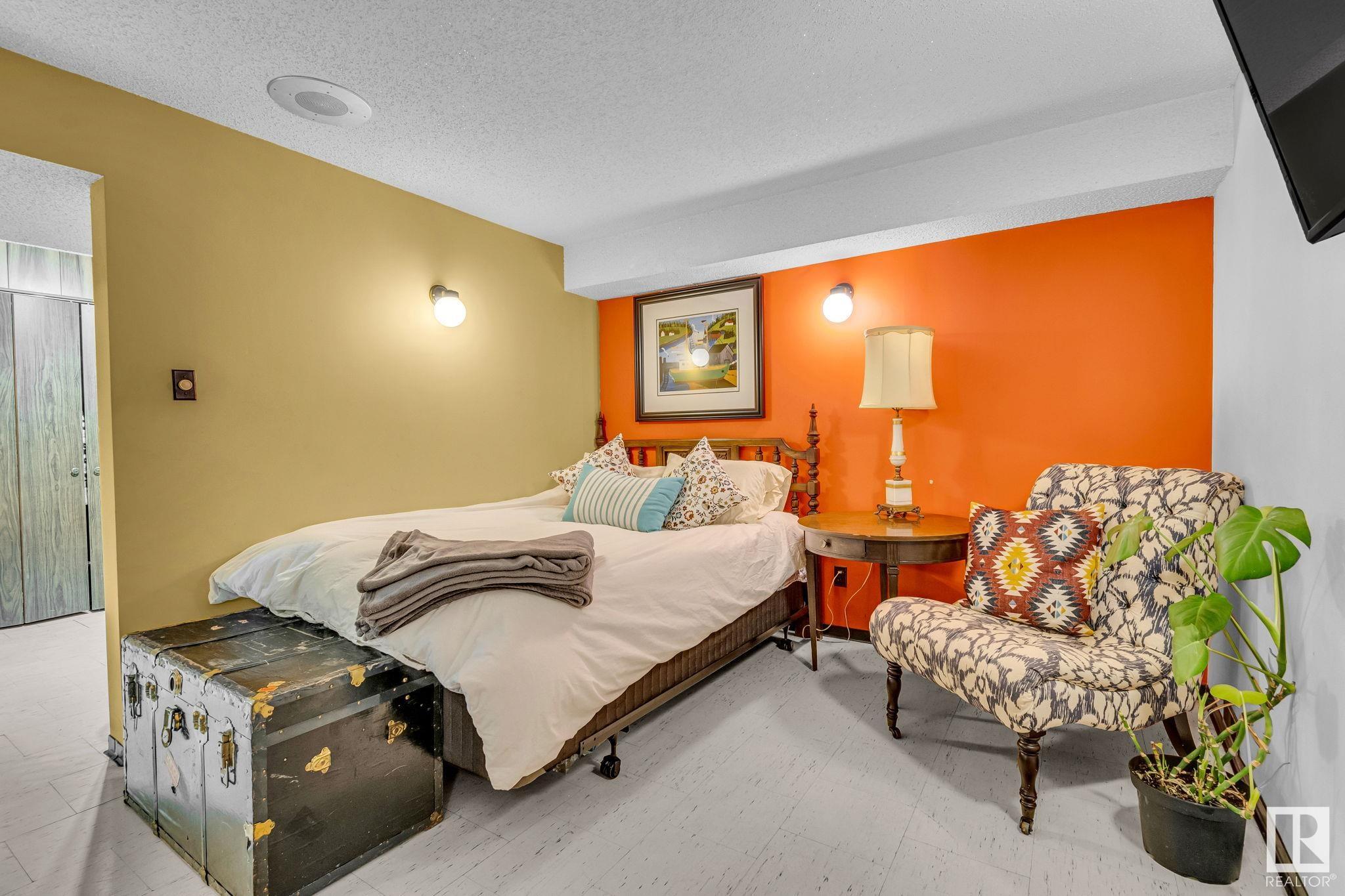      10815 40 AV NW , Edmonton,  ,T6J 0P6 ;  Listing Number: MLS E4419810