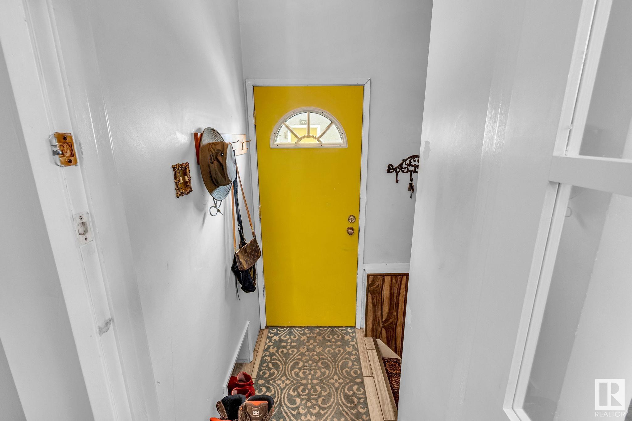      10815 40 AV NW , Edmonton,  ,T6J 0P6 ;  Listing Number: MLS E4419810