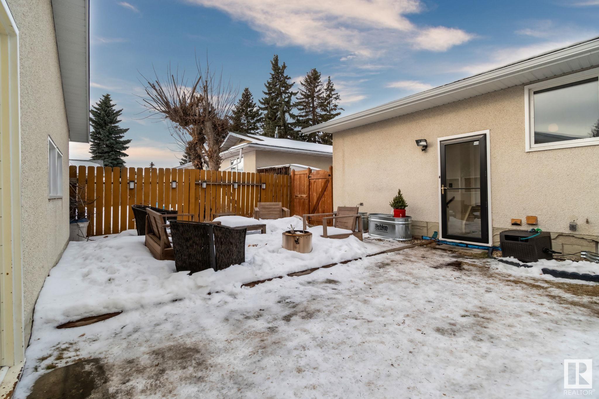      10815 40 AV NW , Edmonton,  ,T6J 0P6 ;  Listing Number: MLS E4419810
