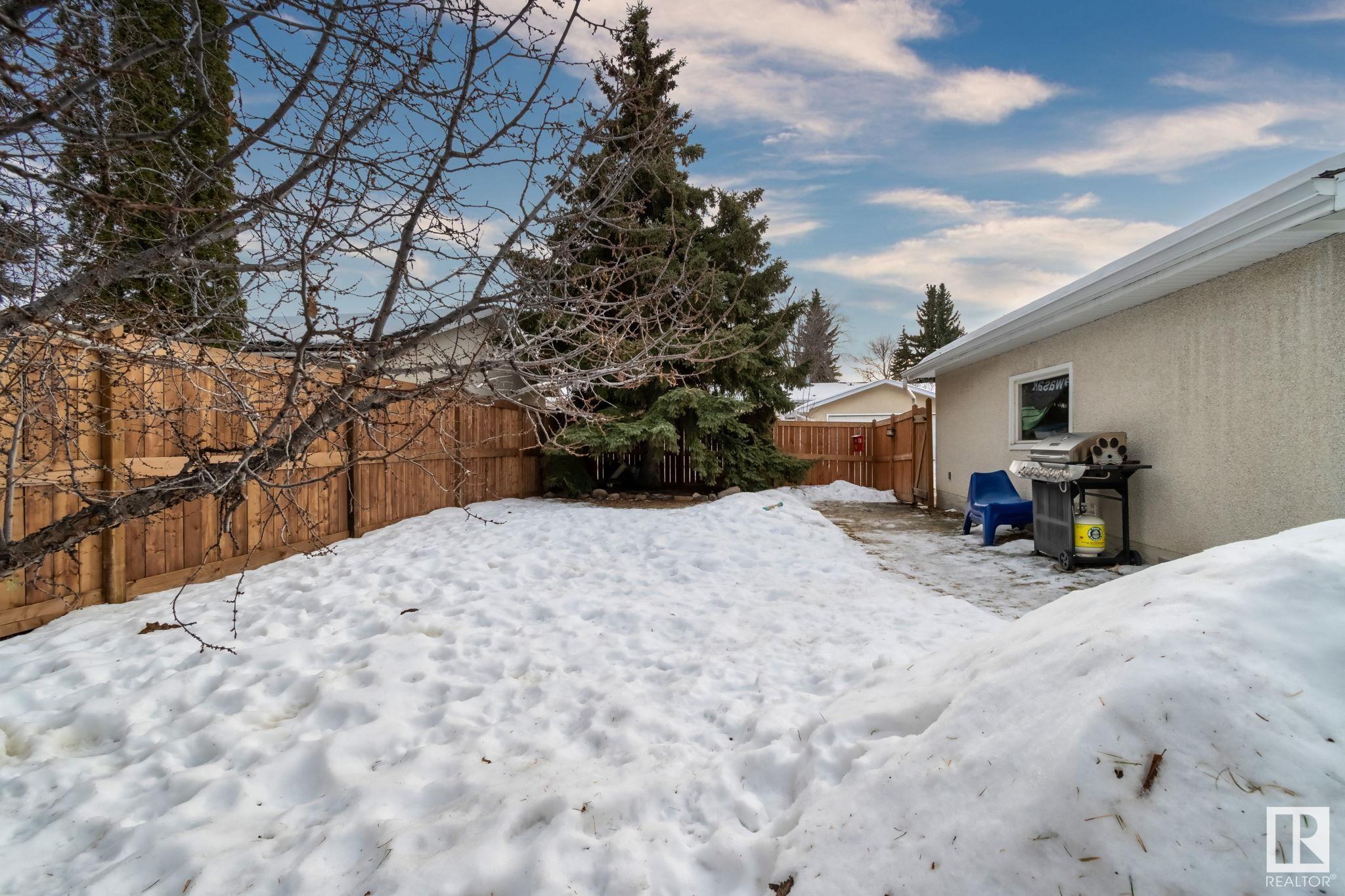      10815 40 AV NW , Edmonton,  ,T6J 0P6 ;  Listing Number: MLS E4419810