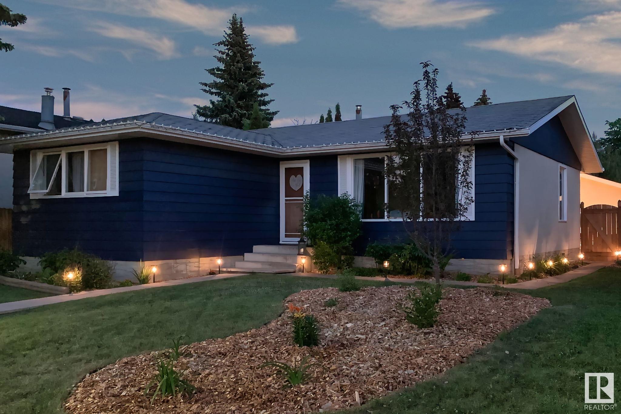      10815 40 AV NW , Edmonton,  ,T6J 0P6 ;  Listing Number: MLS E4419810
