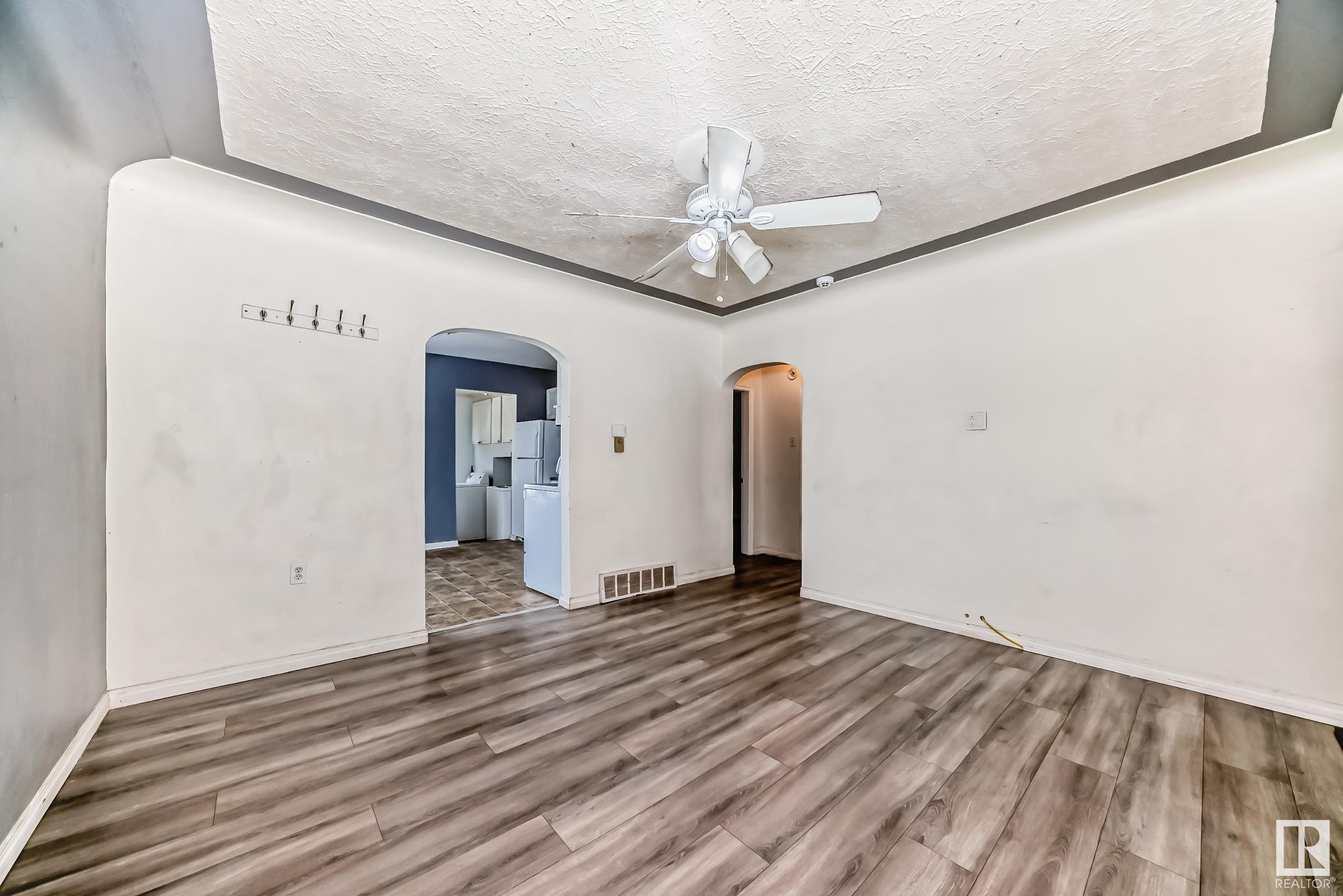      11932 70 ST NW , Edmonton,  ,T5B 1T9 ;  Listing Number: MLS E4419815