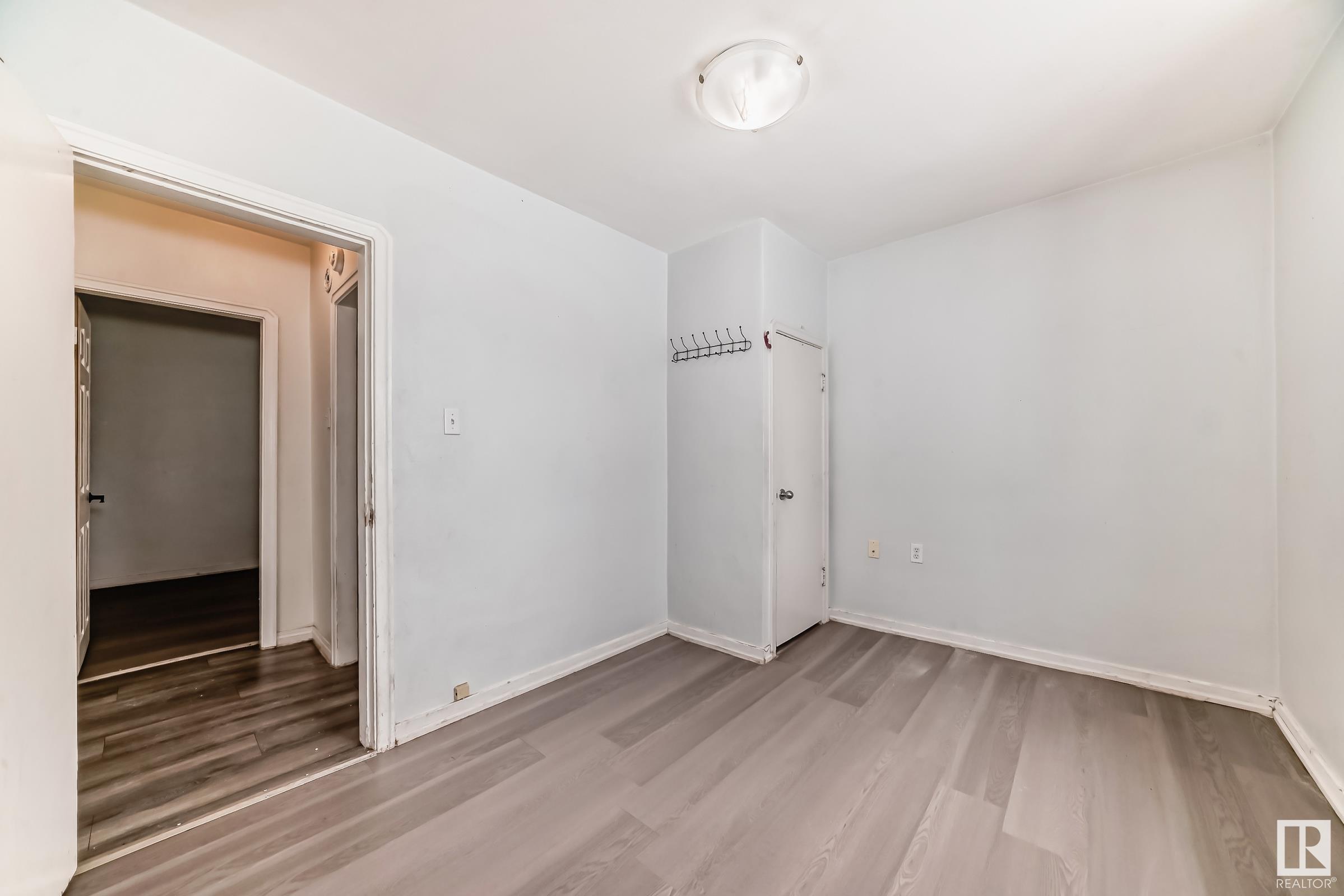      11932 70 ST NW , Edmonton,  ,T5B 1T9 ;  Listing Number: MLS E4419815