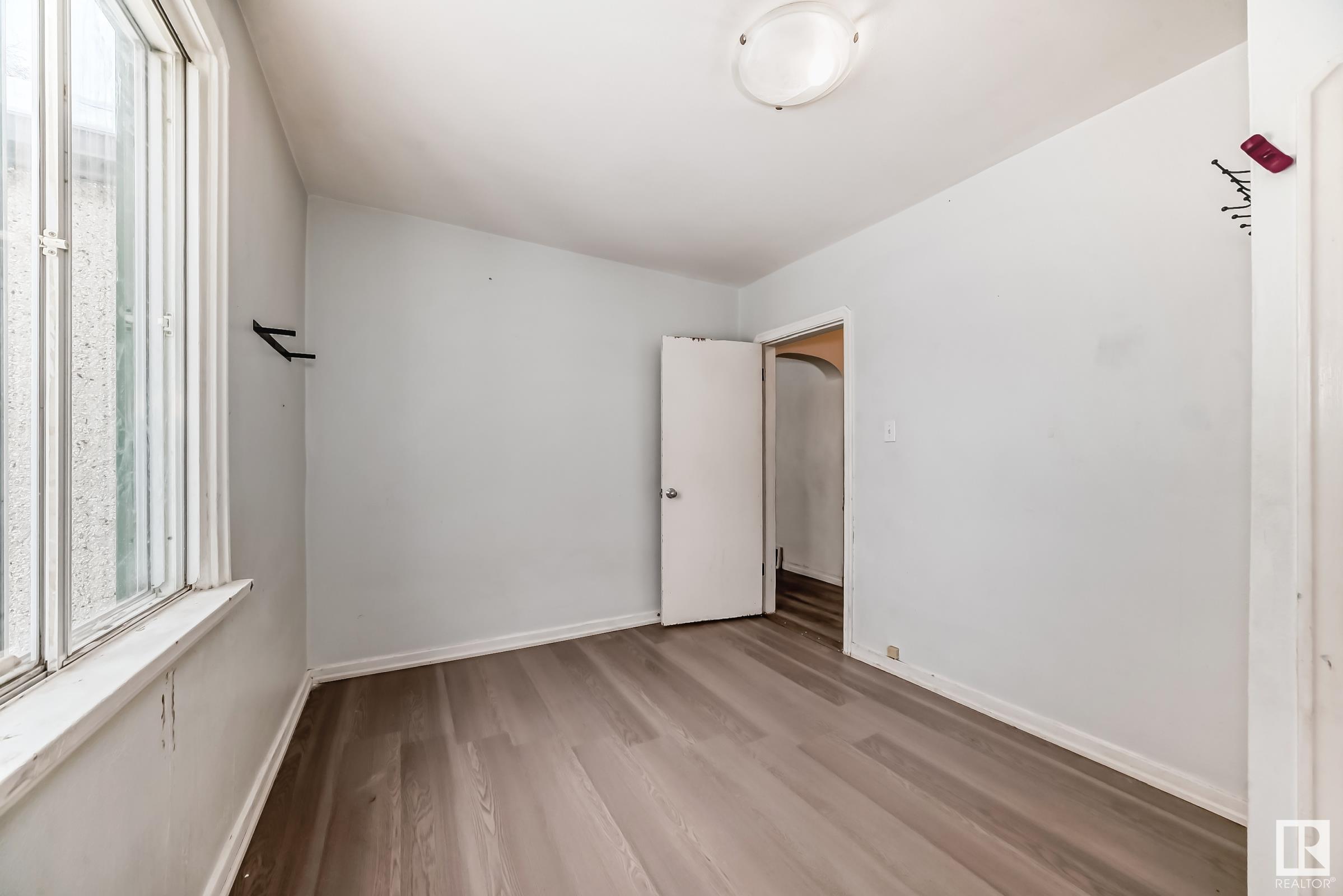      11932 70 ST NW , Edmonton,  ,T5B 1T9 ;  Listing Number: MLS E4419815