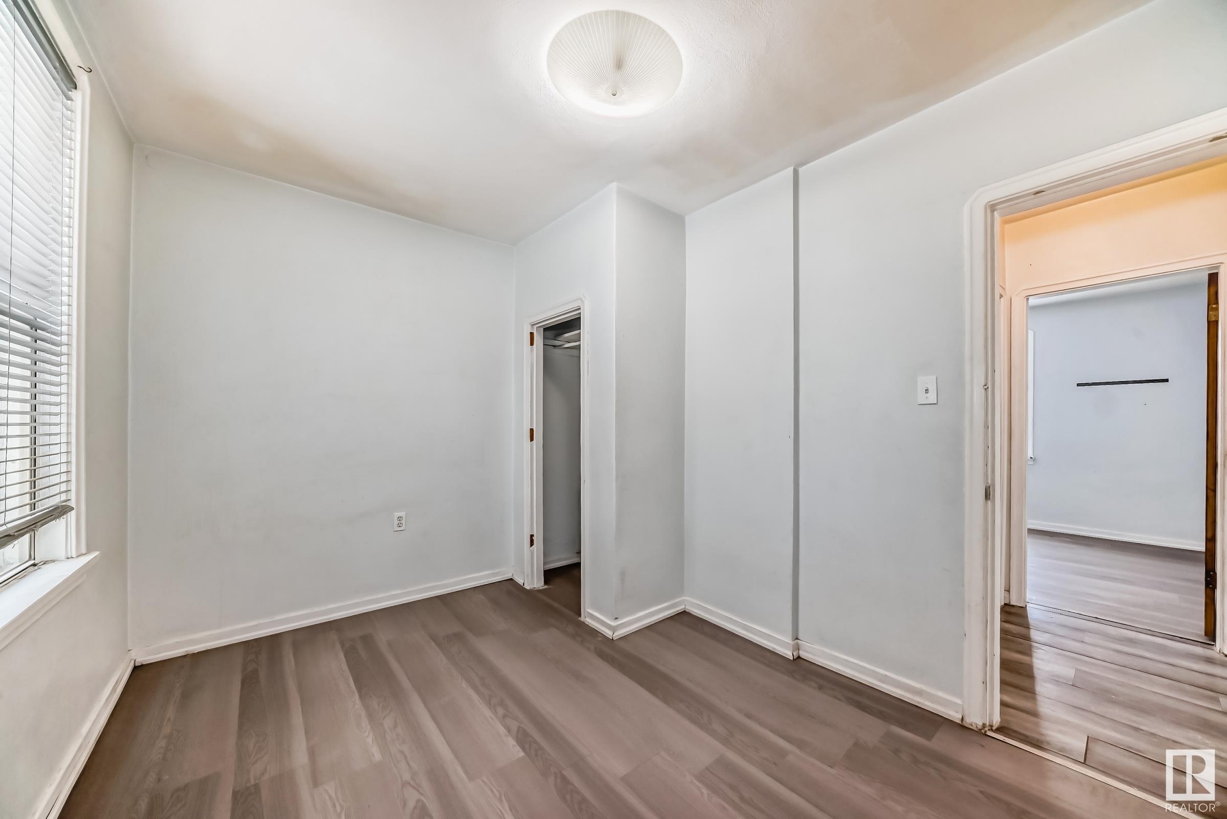      11932 70 ST NW , Edmonton,  ,T5B 1T9 ;  Listing Number: MLS E4419815