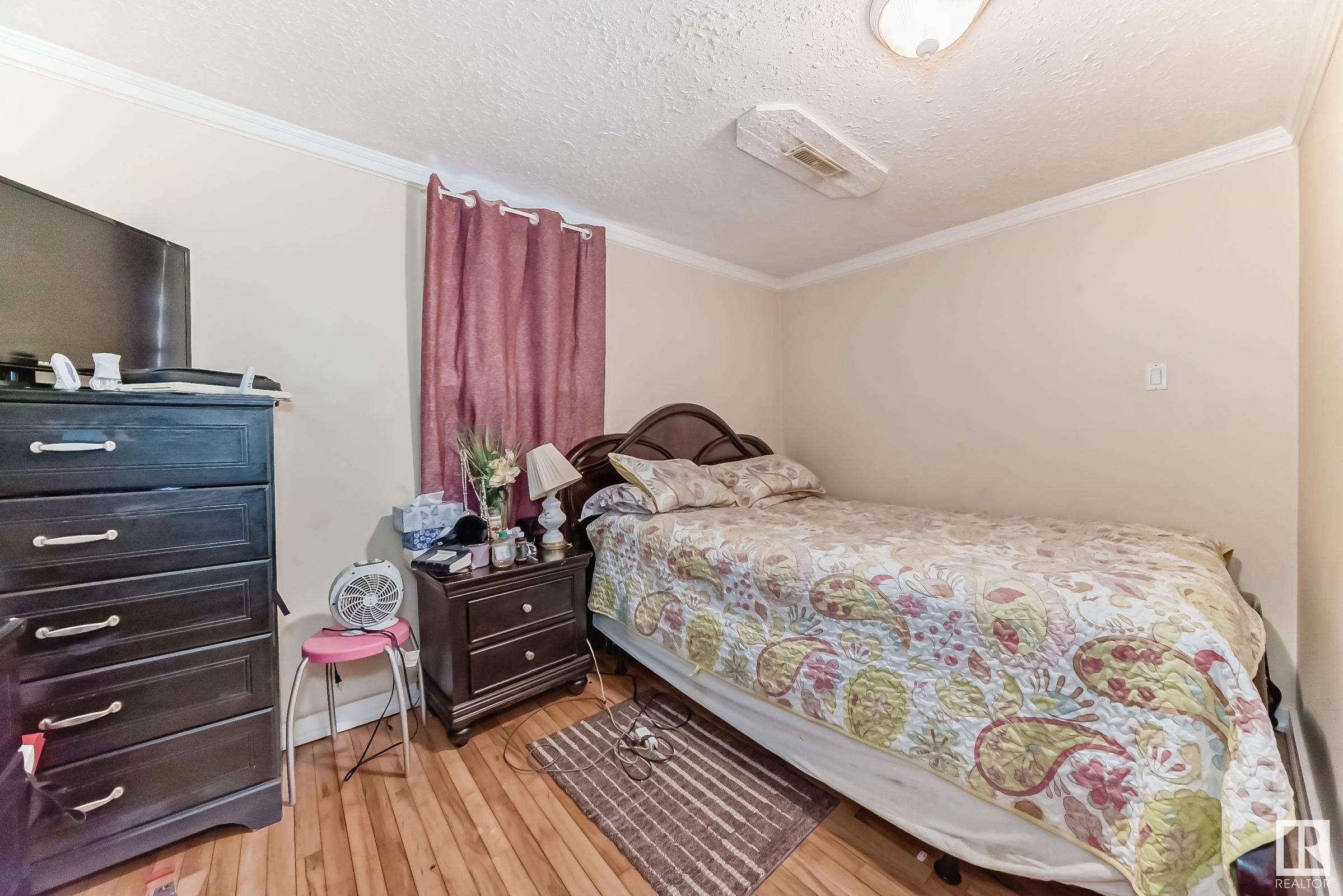      11932 70 ST NW , Edmonton,  ,T5B 1T9 ;  Listing Number: MLS E4419815
