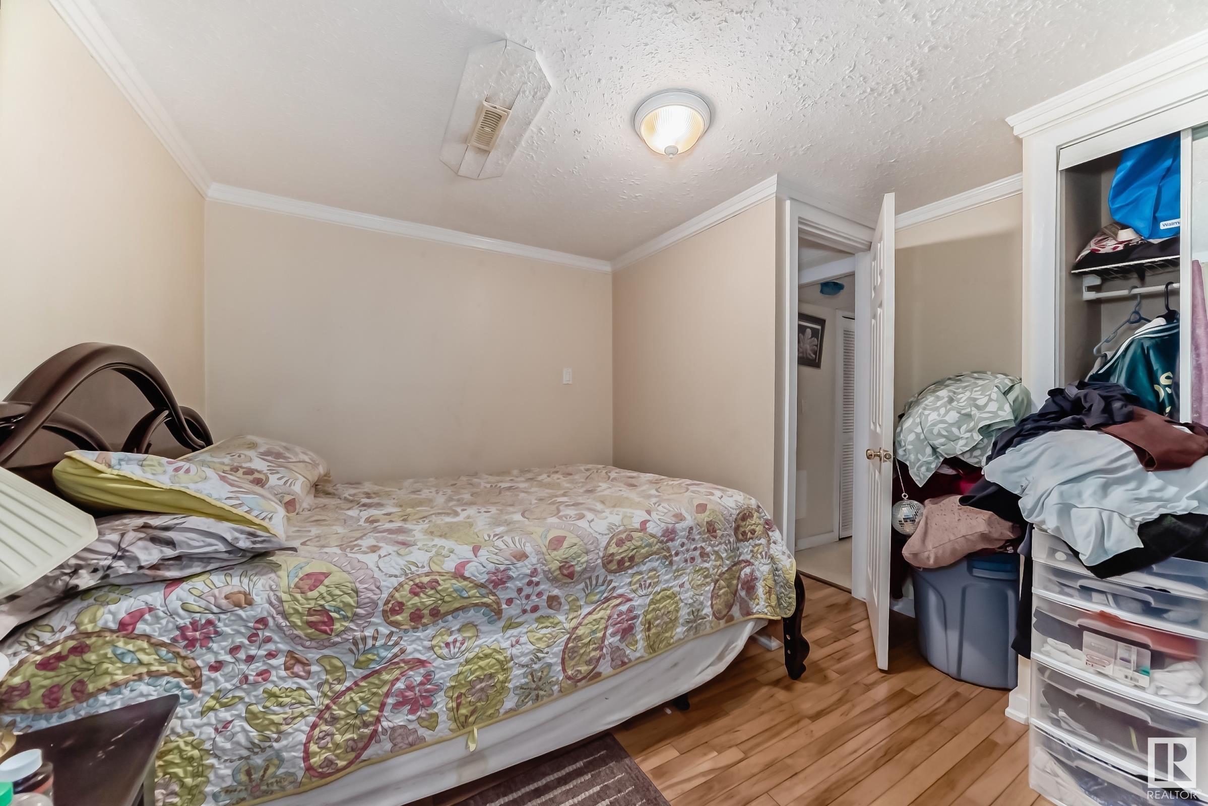      11932 70 ST NW , Edmonton,  ,T5B 1T9 ;  Listing Number: MLS E4419815