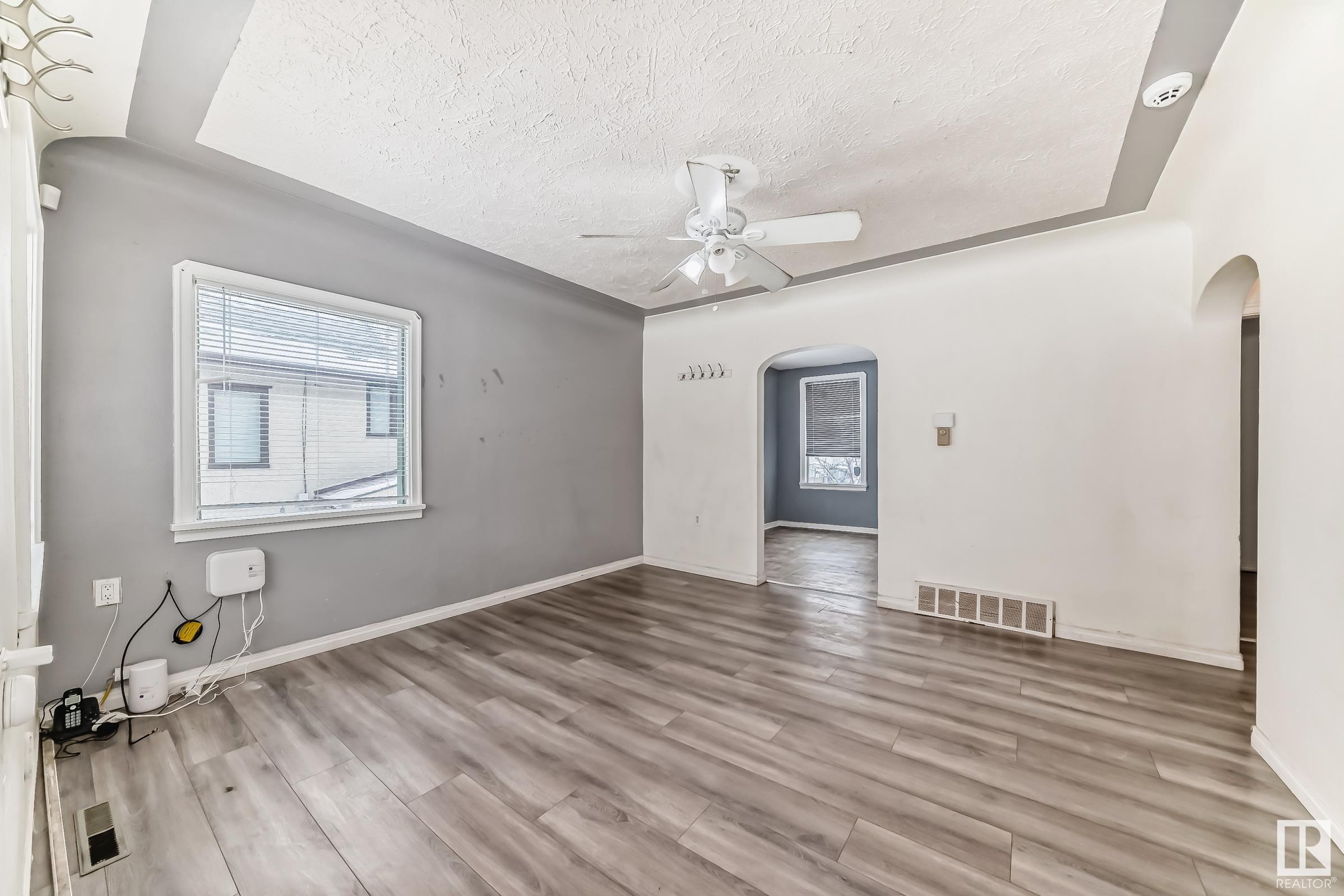      11932 70 ST NW , Edmonton,  ,T5B 1T9 ;  Listing Number: MLS E4419815