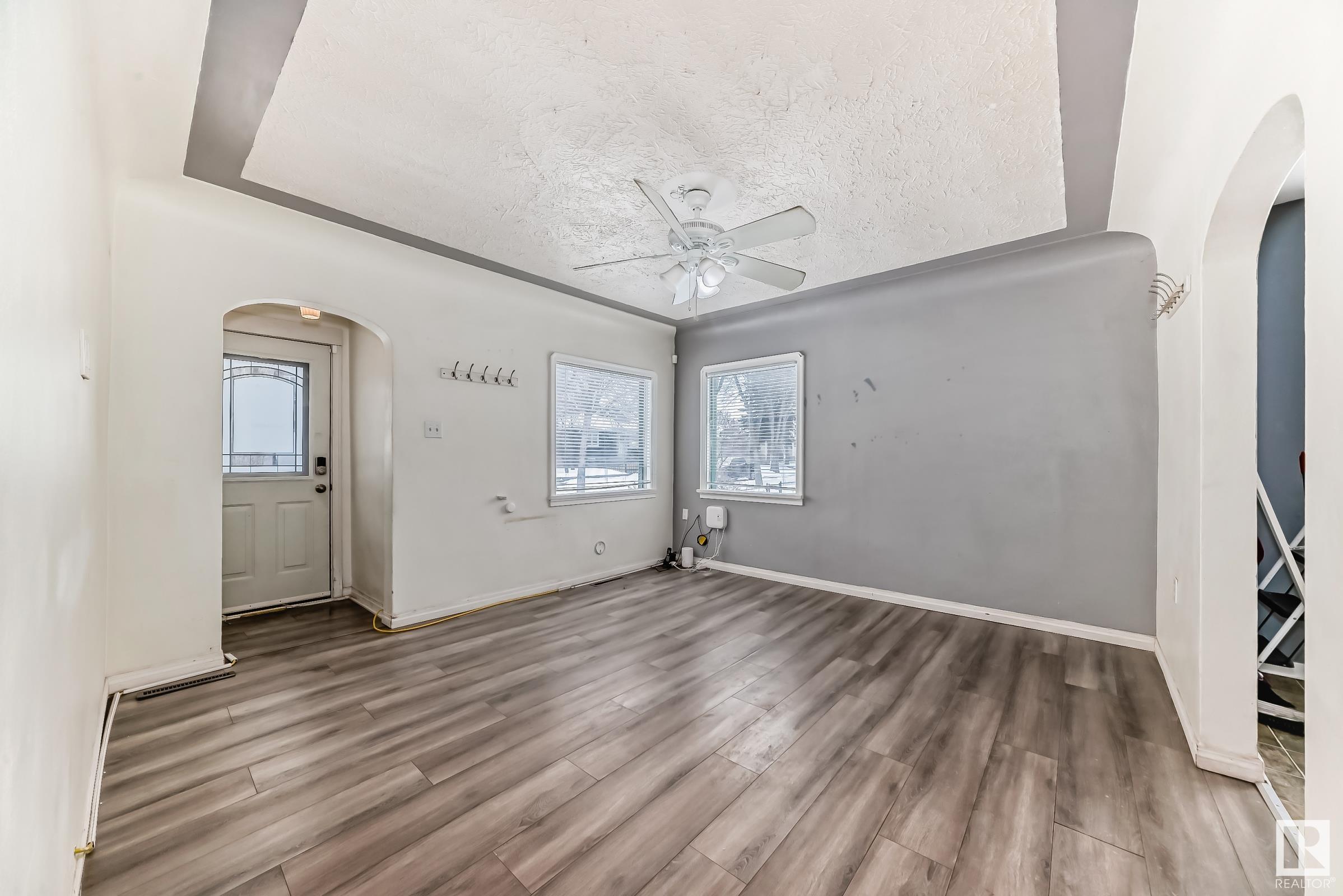      11932 70 ST NW , Edmonton,  ,T5B 1T9 ;  Listing Number: MLS E4419815