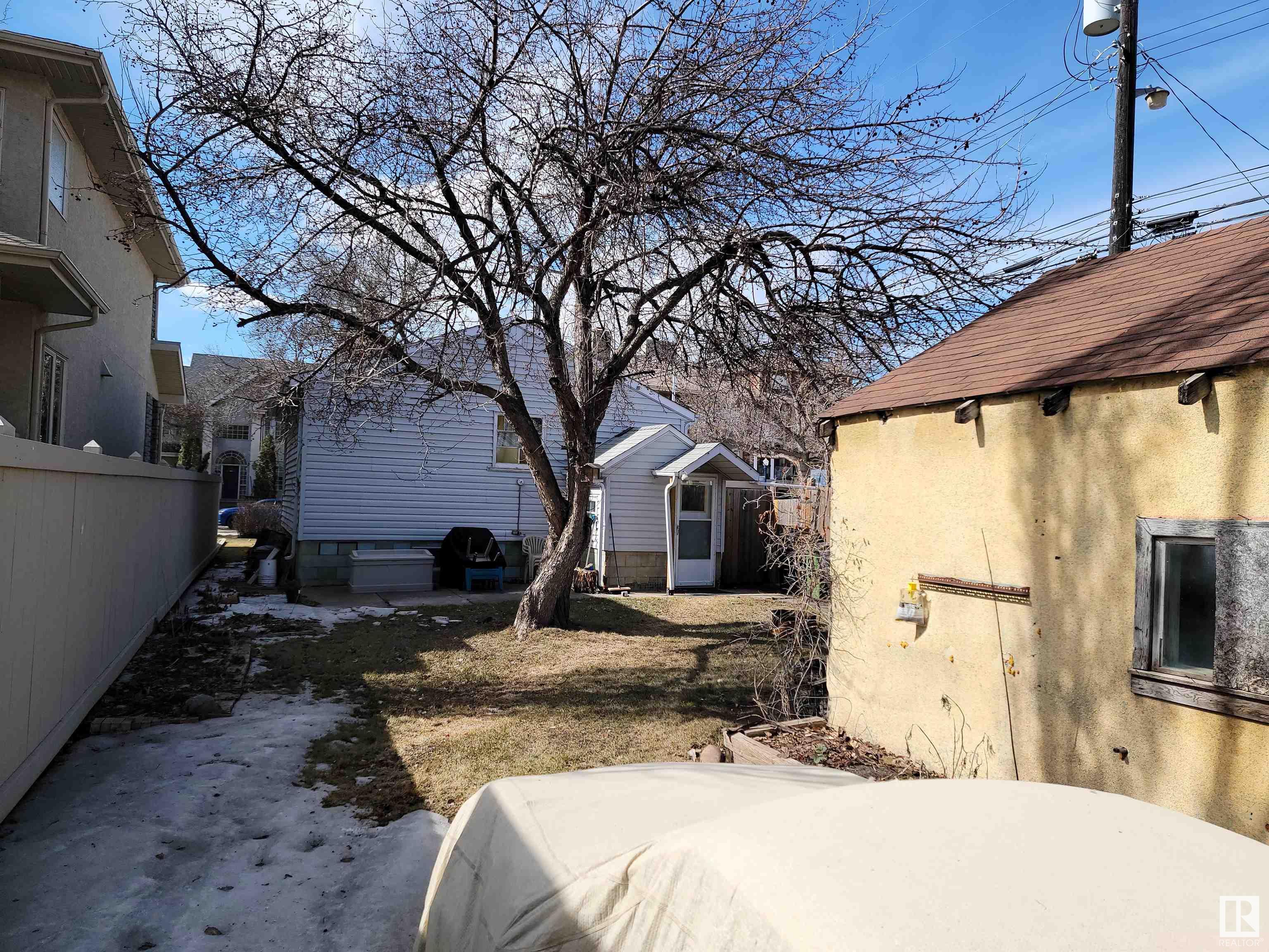      9745 94 ST NW , Edmonton,  ,T6C 3W1 ;  Listing Number: MLS E4419840