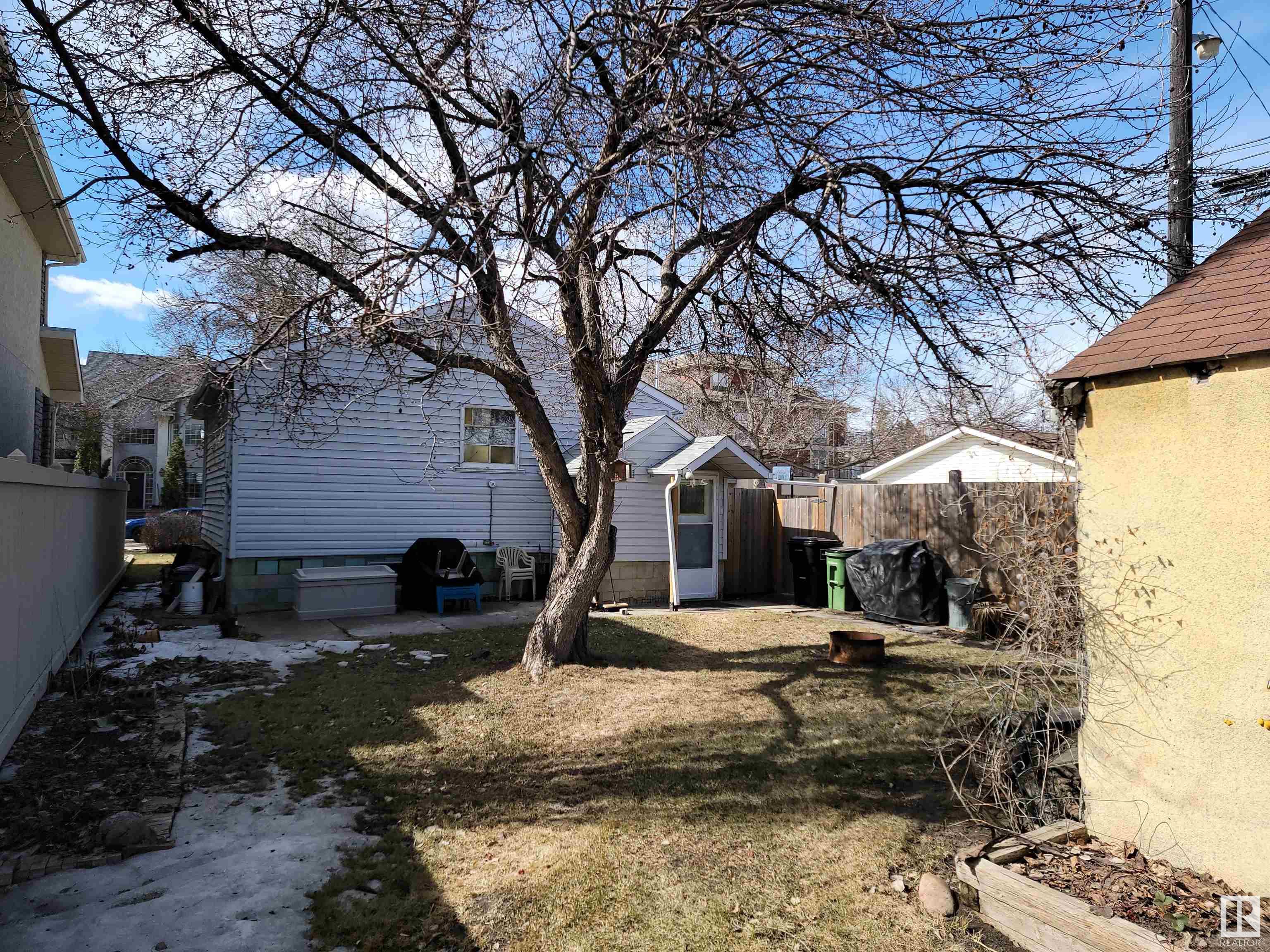      9745 94 ST NW , Edmonton,  ,T6C 3W1 ;  Listing Number: MLS E4419840