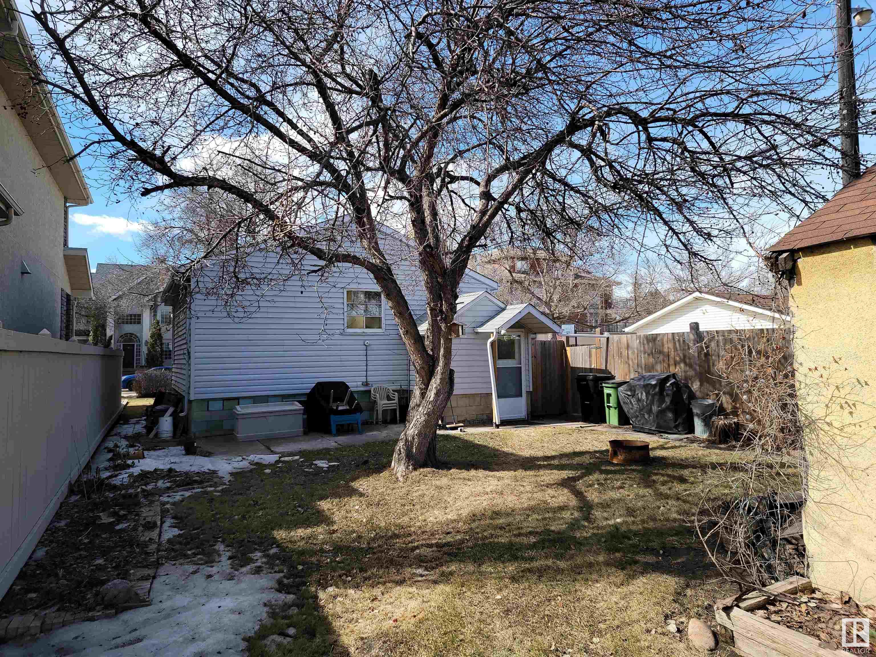     9745 94 ST NW , Edmonton,  ,T6C 3W1 ;  Listing Number: MLS E4419840