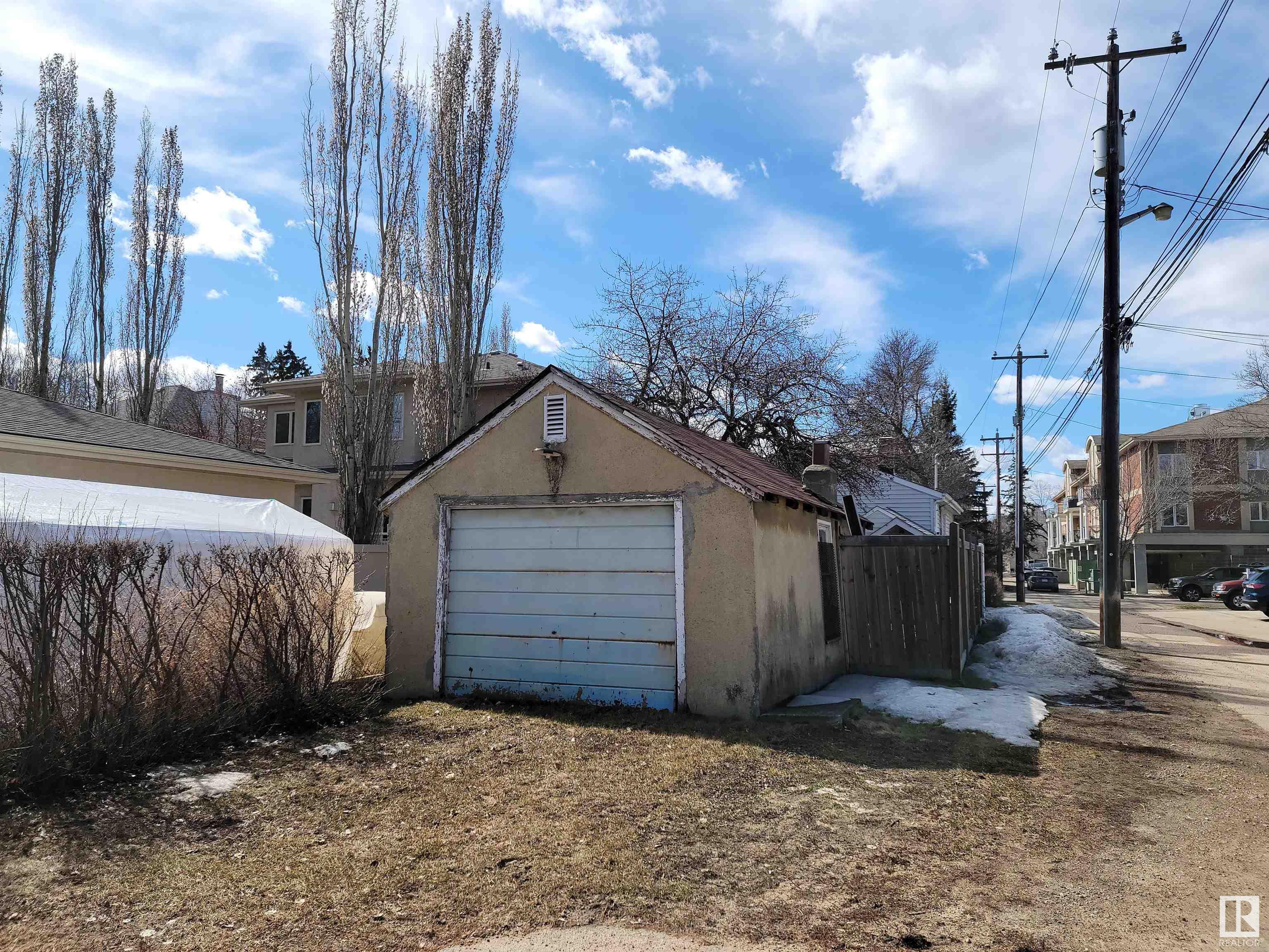      9745 94 ST NW , Edmonton,  ,T6C 3W1 ;  Listing Number: MLS E4419840