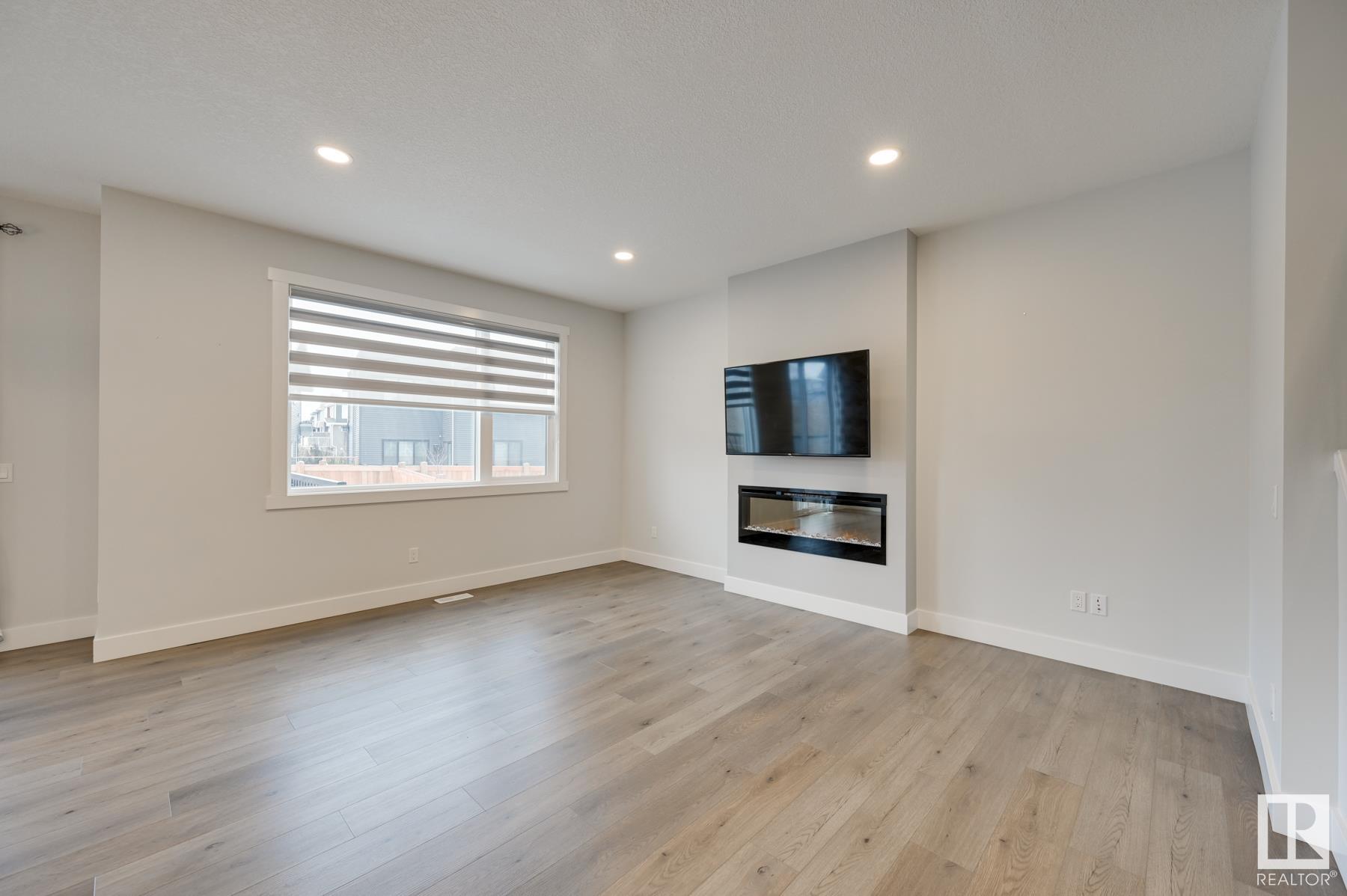      15651 14 AV SW , Edmonton,  ,T6W 4E4 ;  Listing Number: MLS E4419850