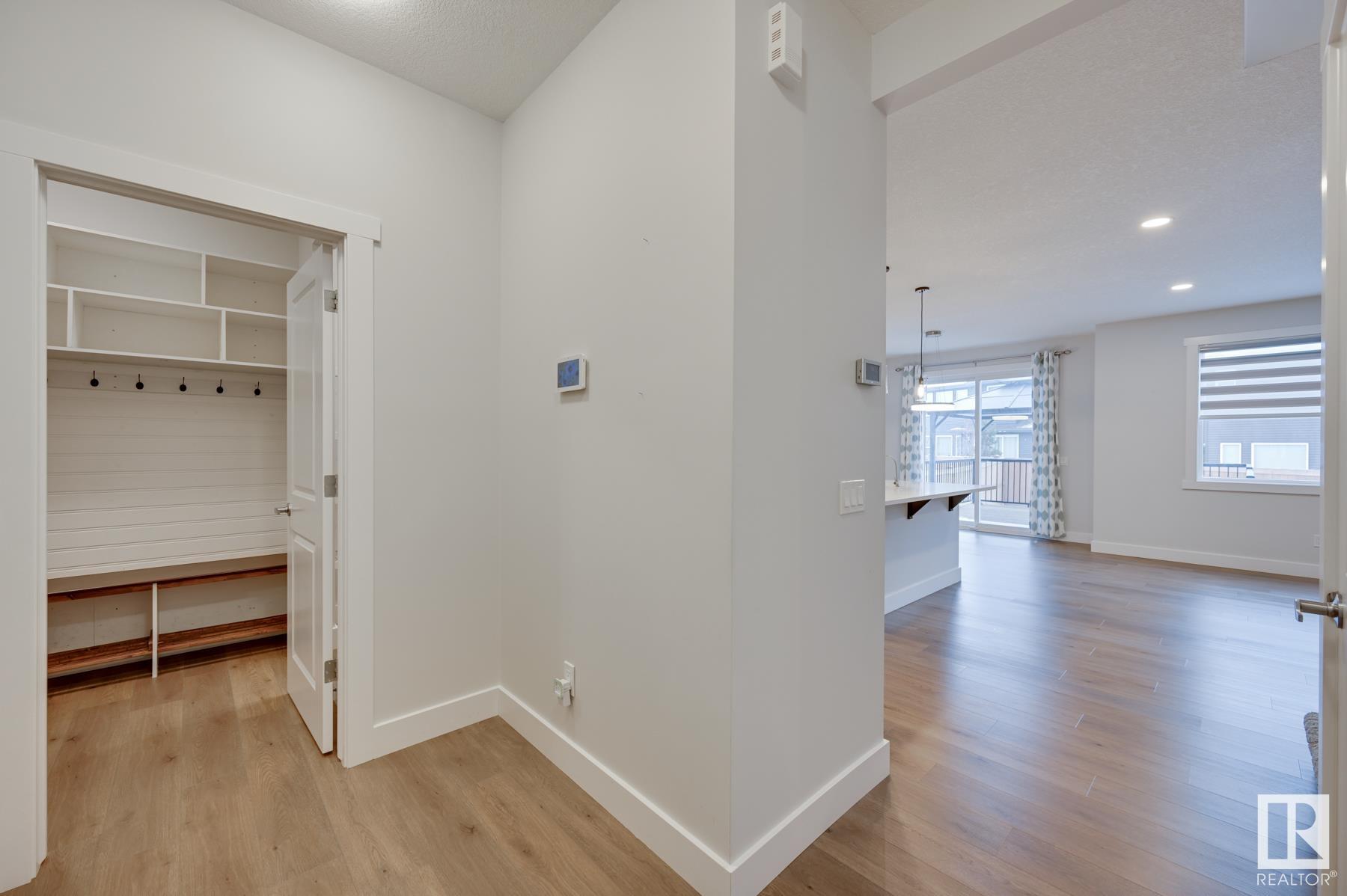     15651 14 AV SW , Edmonton,  ,T6W 4E4 ;  Listing Number: MLS E4419850