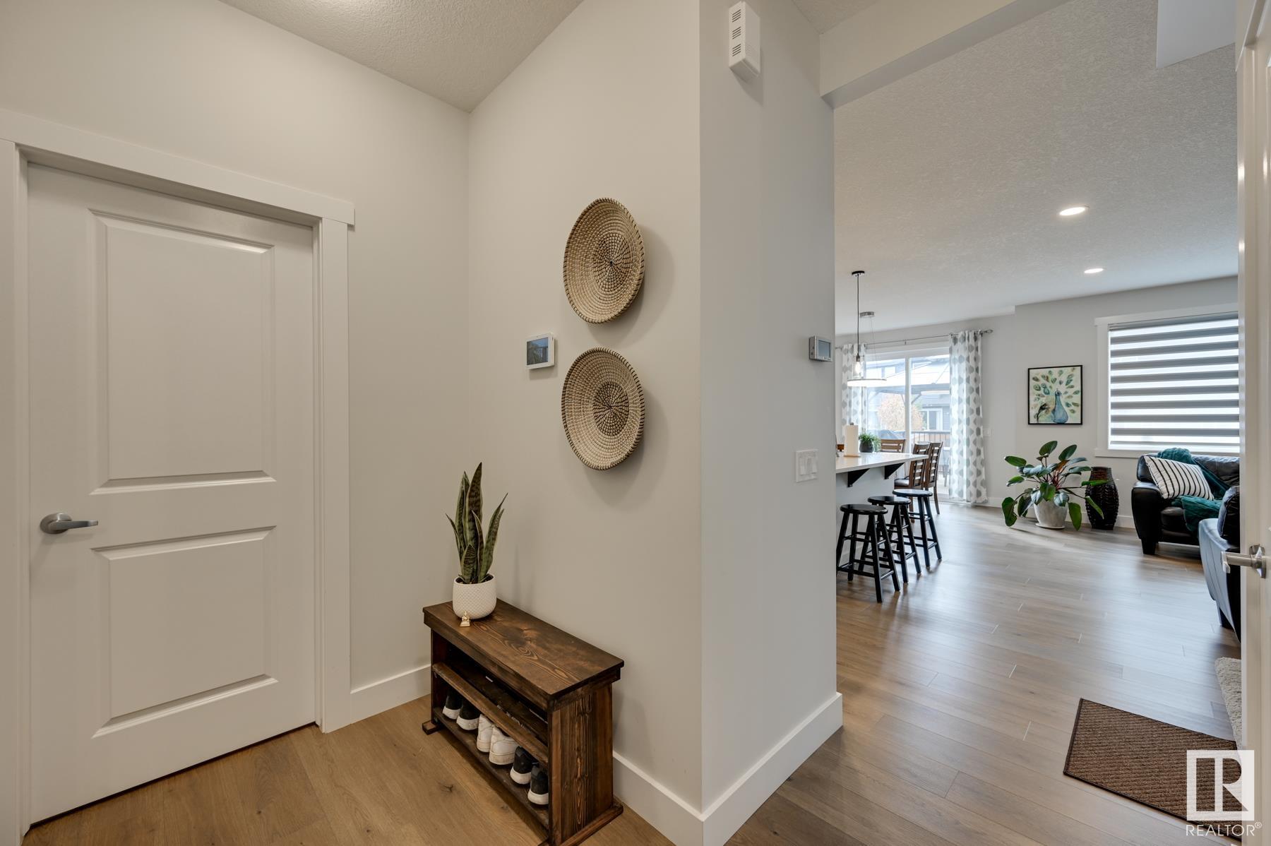      15651 14 AV SW , Edmonton,  ,T6W 4E4 ;  Listing Number: MLS E4419850