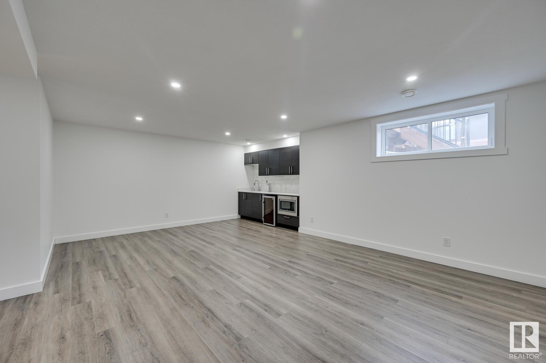      15651 14 AV SW , Edmonton,  ,T6W 4E4 ;  Listing Number: MLS E4419850
