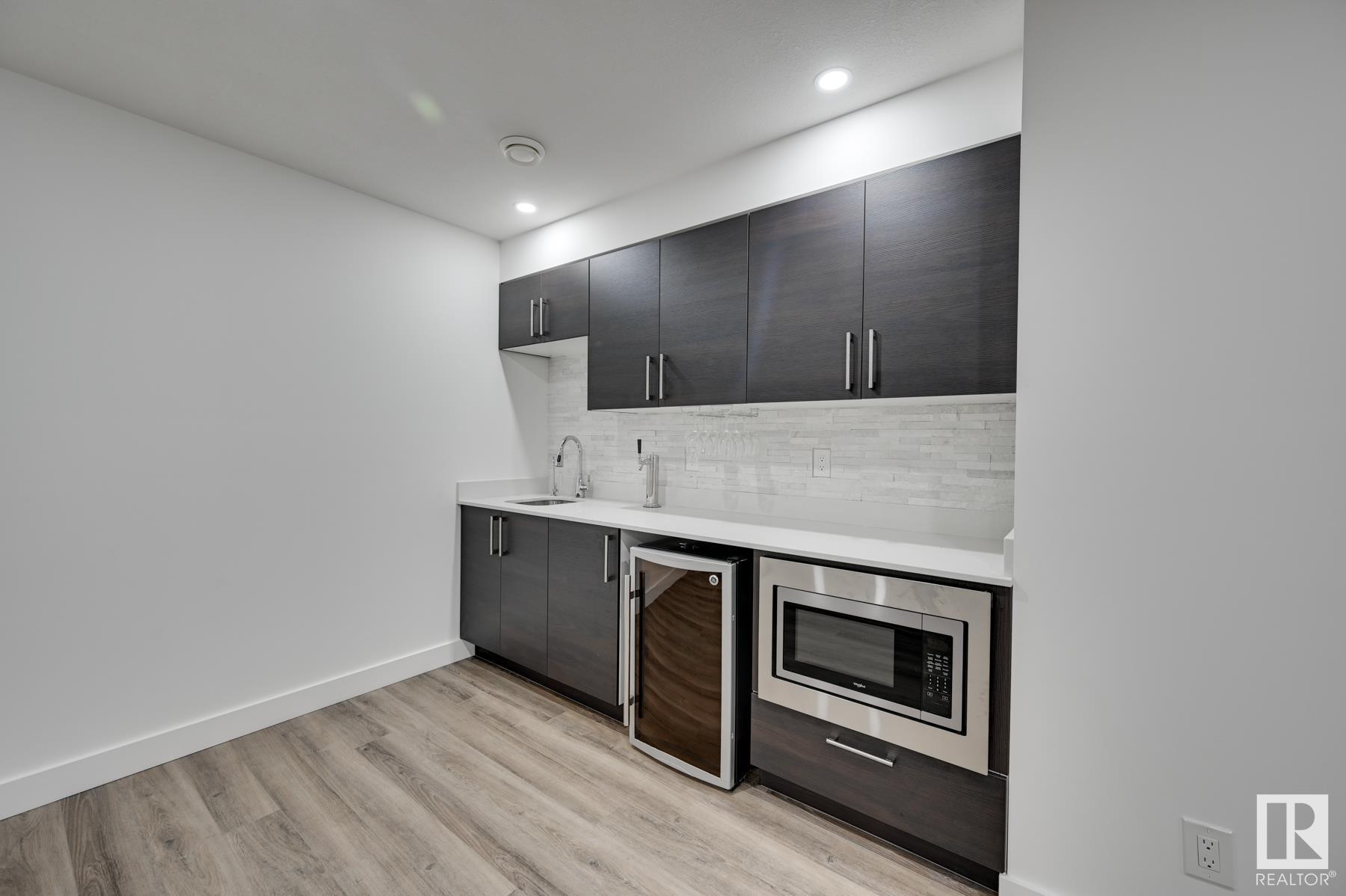      15651 14 AV SW , Edmonton,  ,T6W 4E4 ;  Listing Number: MLS E4419850