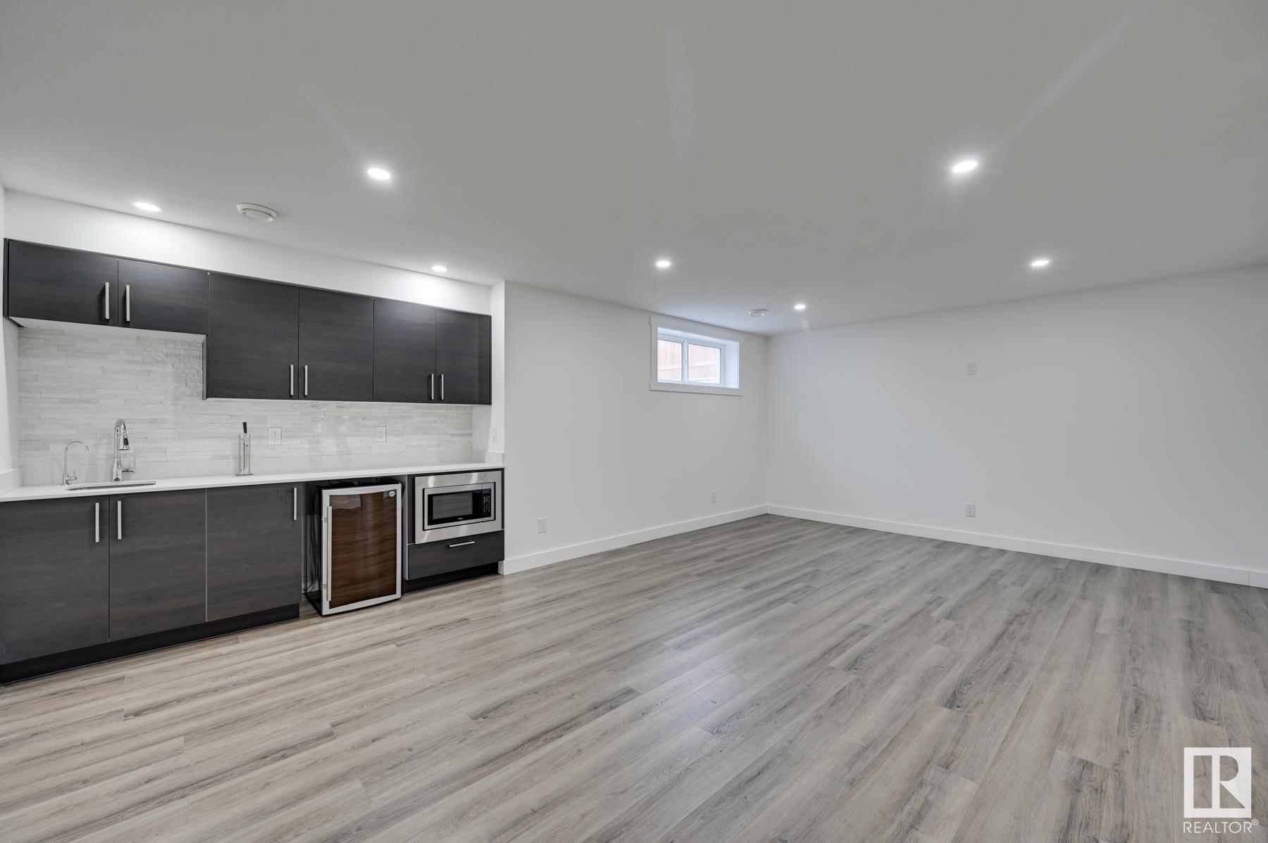      15651 14 AV SW , Edmonton,  ,T6W 4E4 ;  Listing Number: MLS E4419850