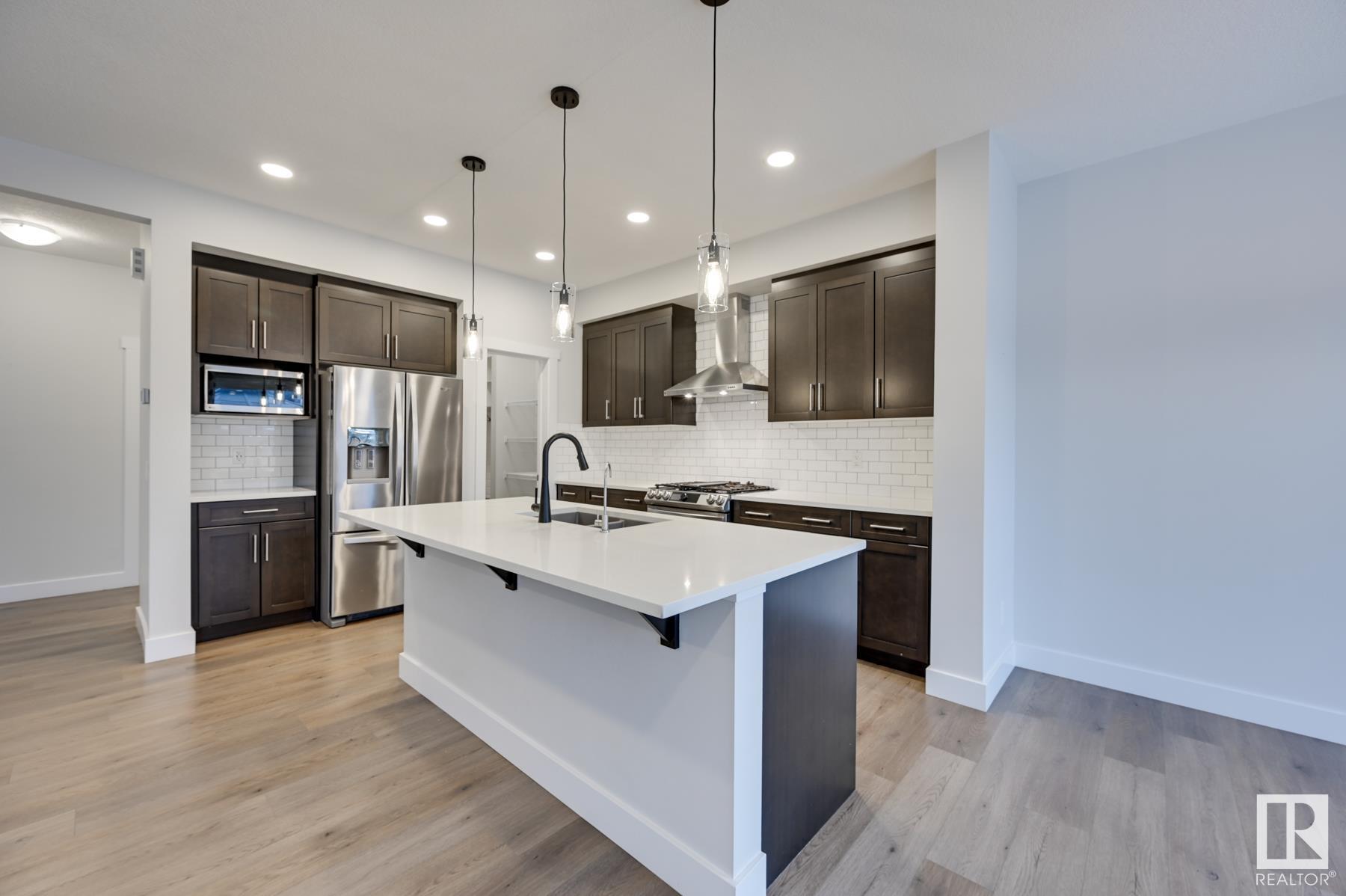      15651 14 AV SW , Edmonton,  ,T6W 4E4 ;  Listing Number: MLS E4419850