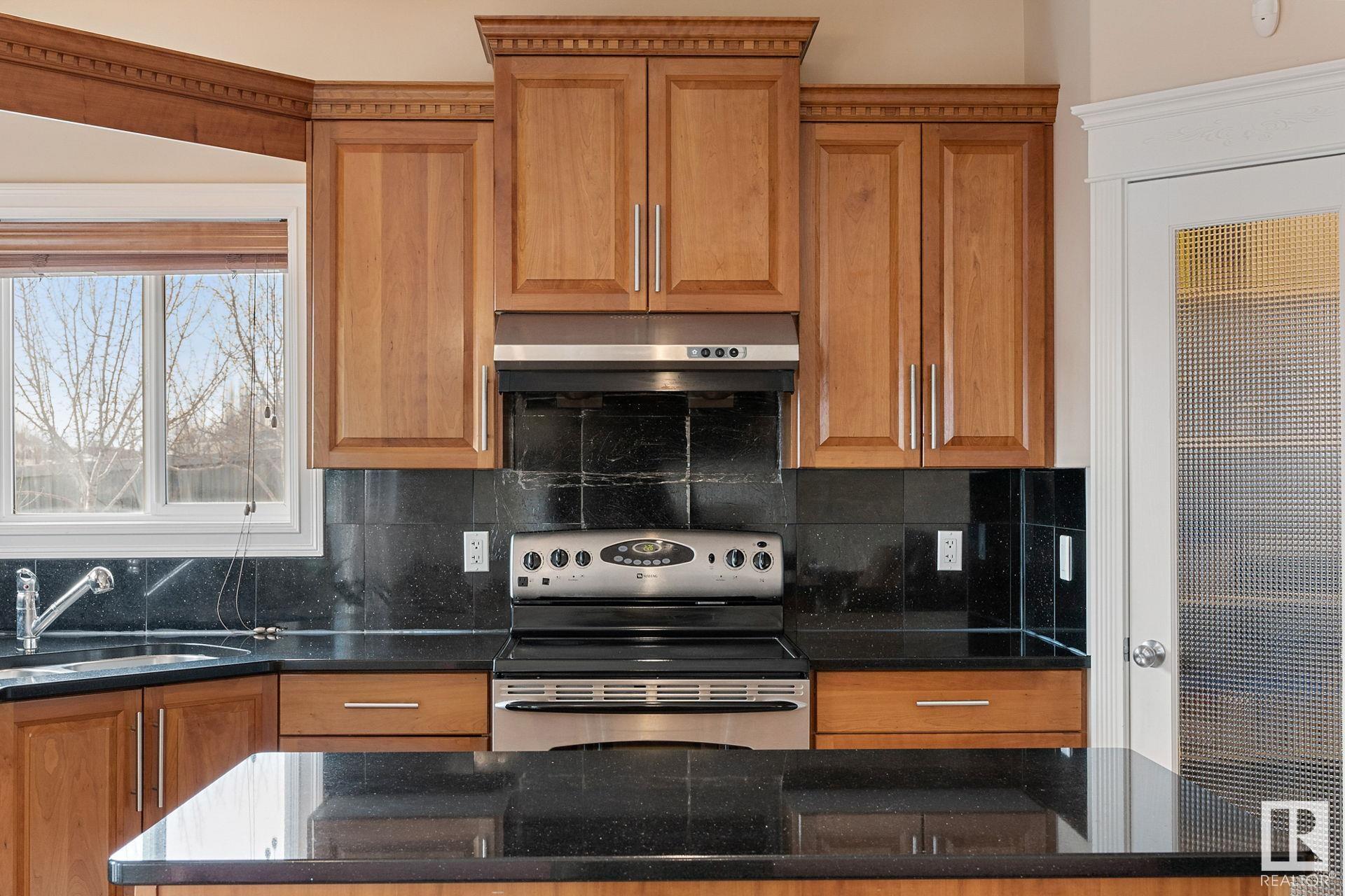      4835 154 AV NW , Edmonton,  ,T5Y 0C1 ;  Listing Number: MLS E4419867