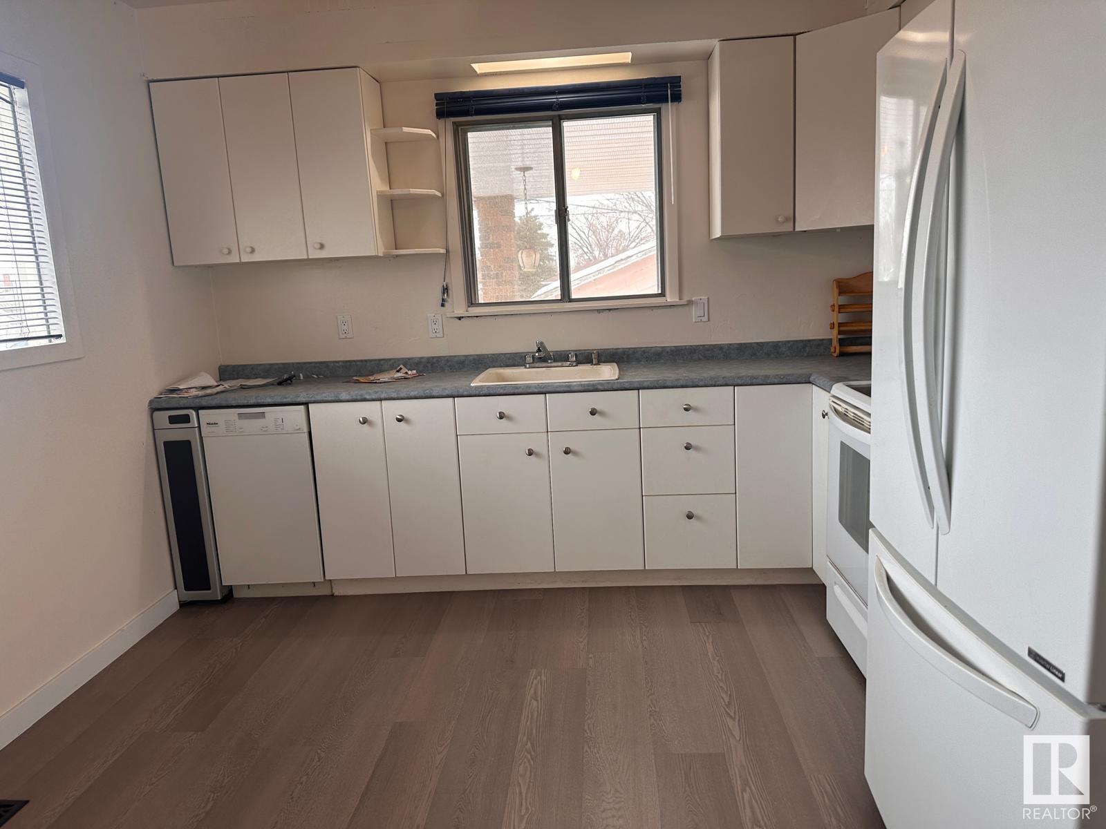      7907 125 AV NW , Edmonton,  ,T5B 1E4 ;  Listing Number: MLS E4419874