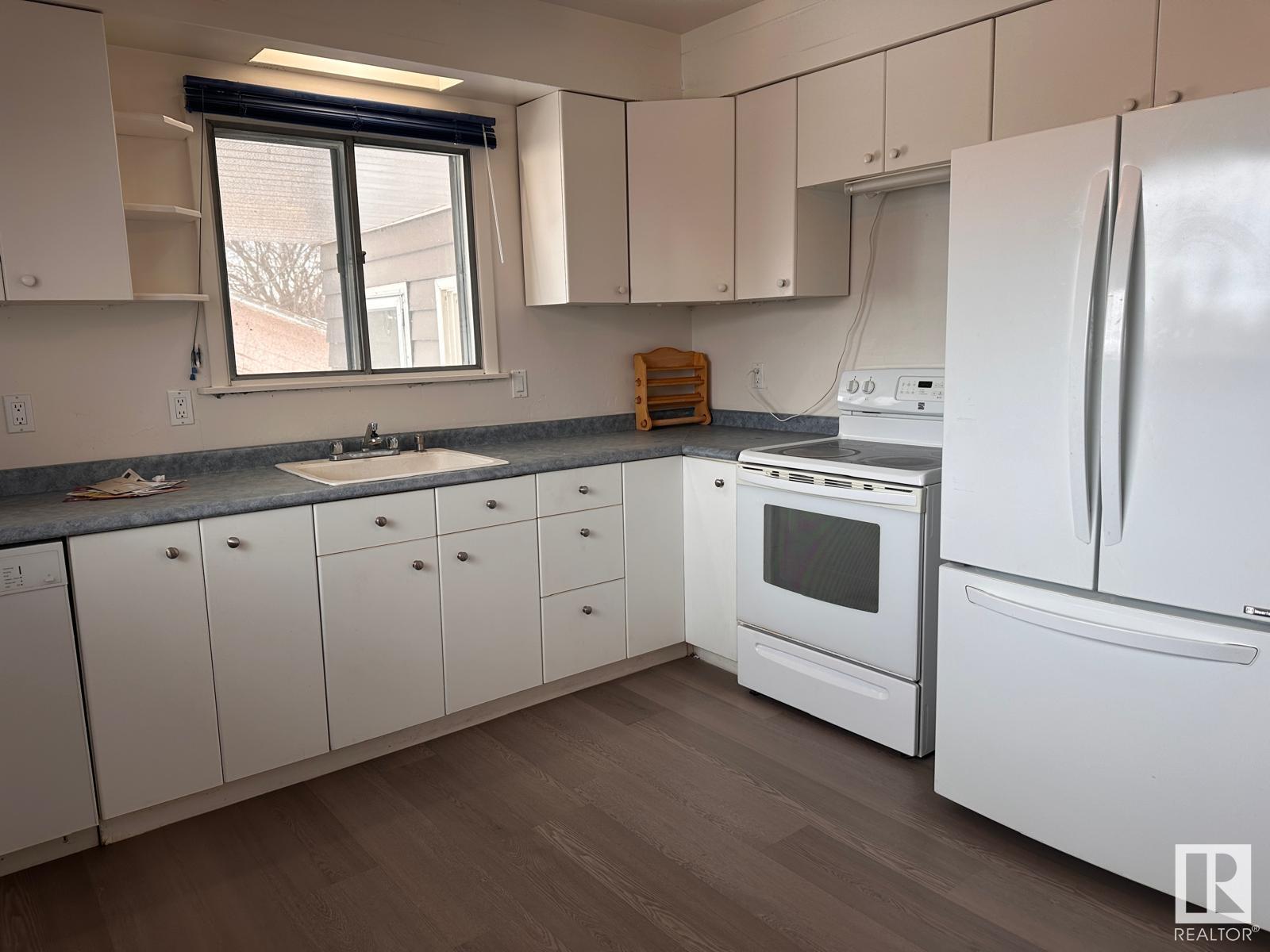      7907 125 AV NW , Edmonton,  ,T5B 1E4 ;  Listing Number: MLS E4419874