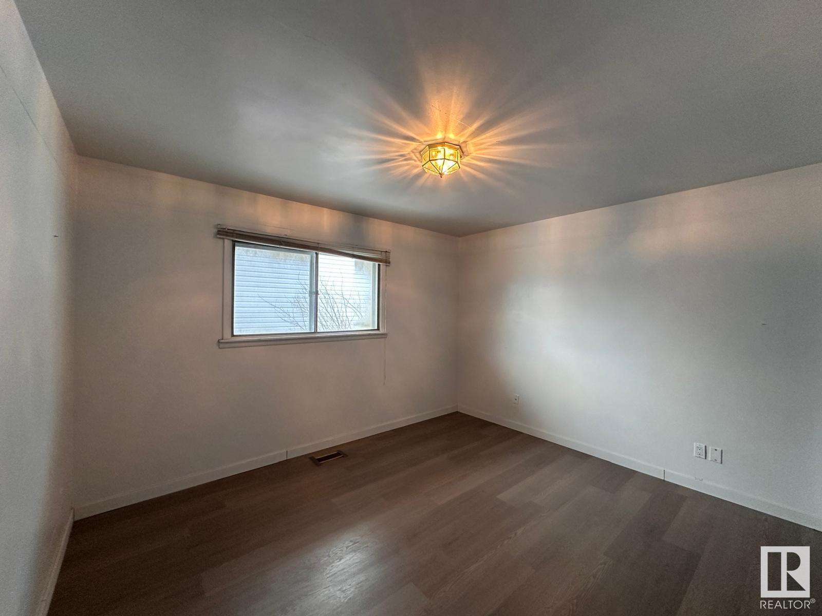      7907 125 AV NW , Edmonton,  ,T5B 1E4 ;  Listing Number: MLS E4419874