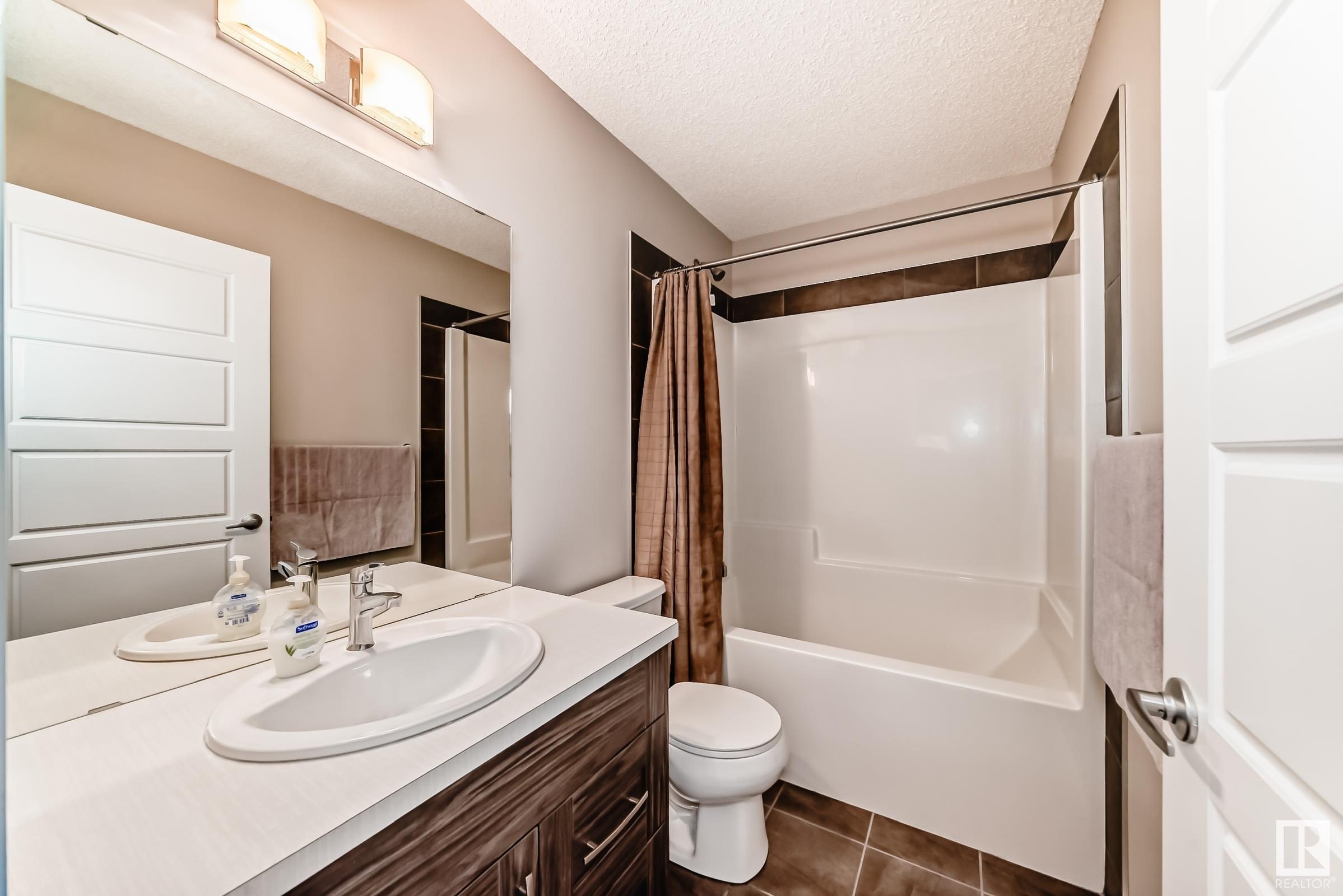      4072 Chappelle GR SW , Edmonton,  ,T6W 4M7 ;  Listing Number: MLS E4419877