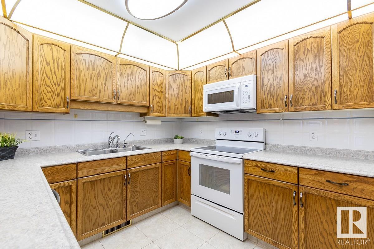      #5 9704 165 ST NW , Edmonton,  ,T5P 4W4 ;  Listing Number: MLS E4419883