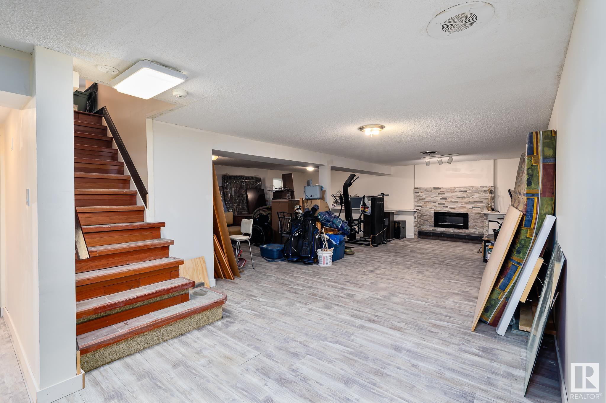      16 QUESNELL CR NW , Edmonton,  ,T5R 5N9 ;  Listing Number: MLS E4419889