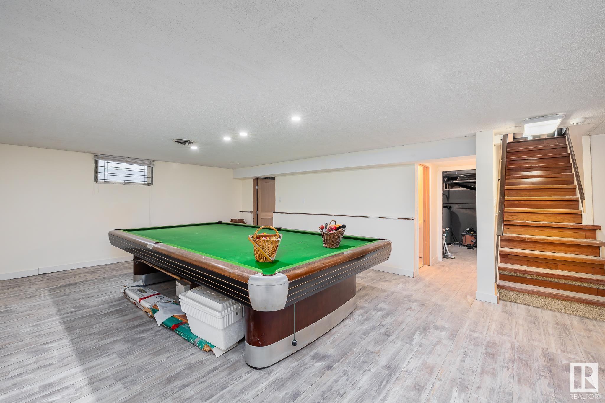      16 QUESNELL CR NW , Edmonton,  ,T5R 5N9 ;  Listing Number: MLS E4419889