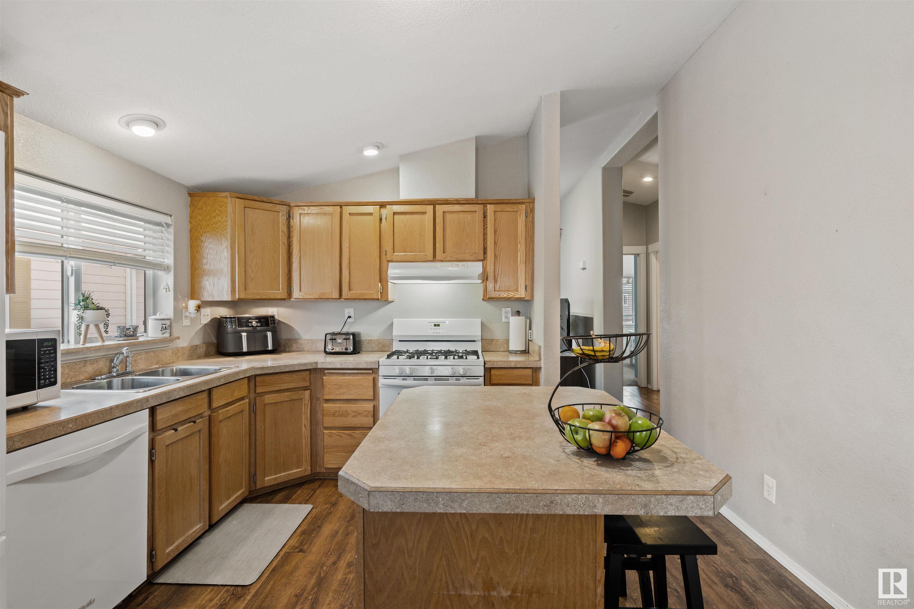      5914 Fontaine DR , Cold Lake,  ,T9M 0C6 ;  Listing Number: MLS E4419892