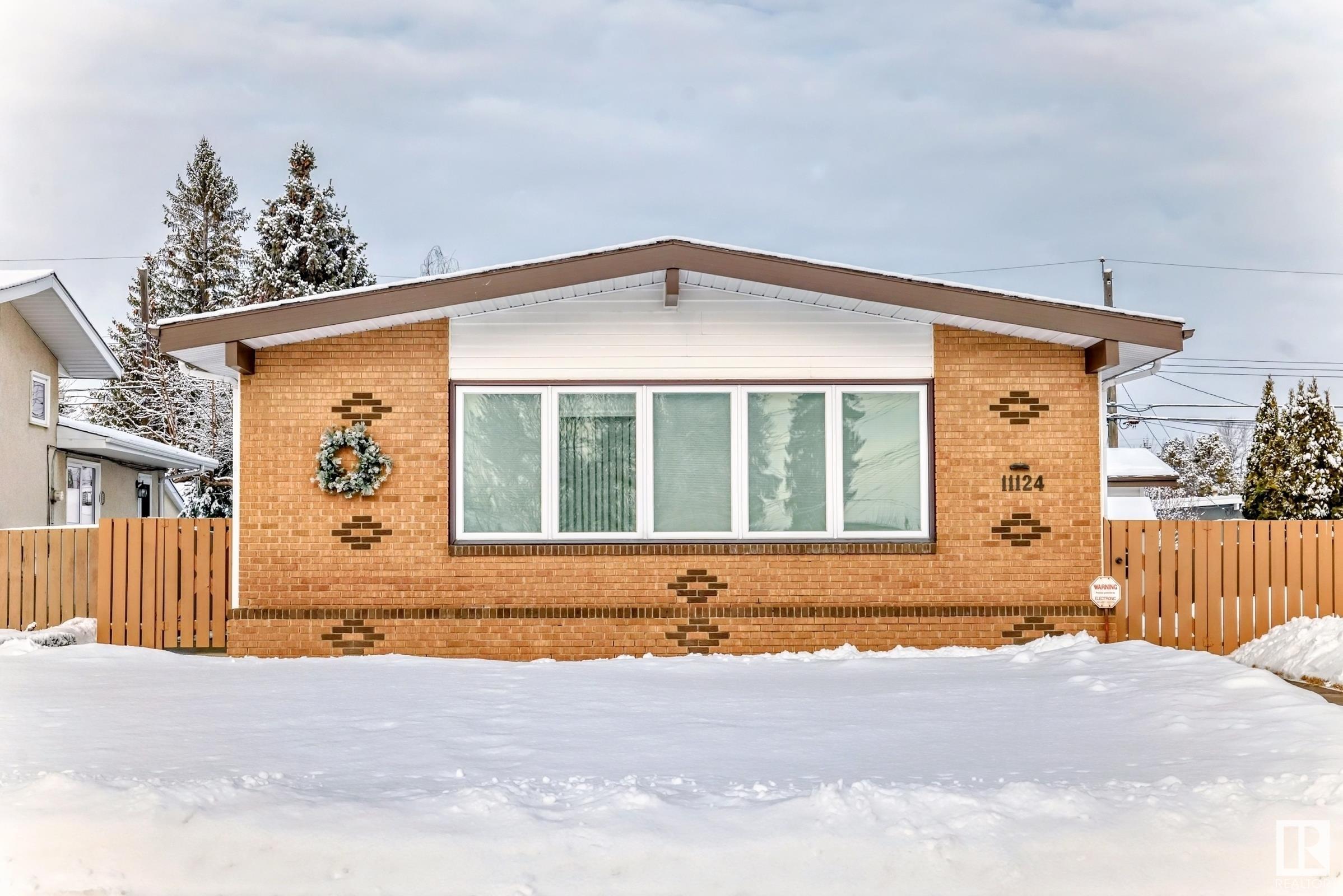      11124 36A AV NW , Edmonton,  ,T6J 0E5 ;  Listing Number: MLS E4419904
