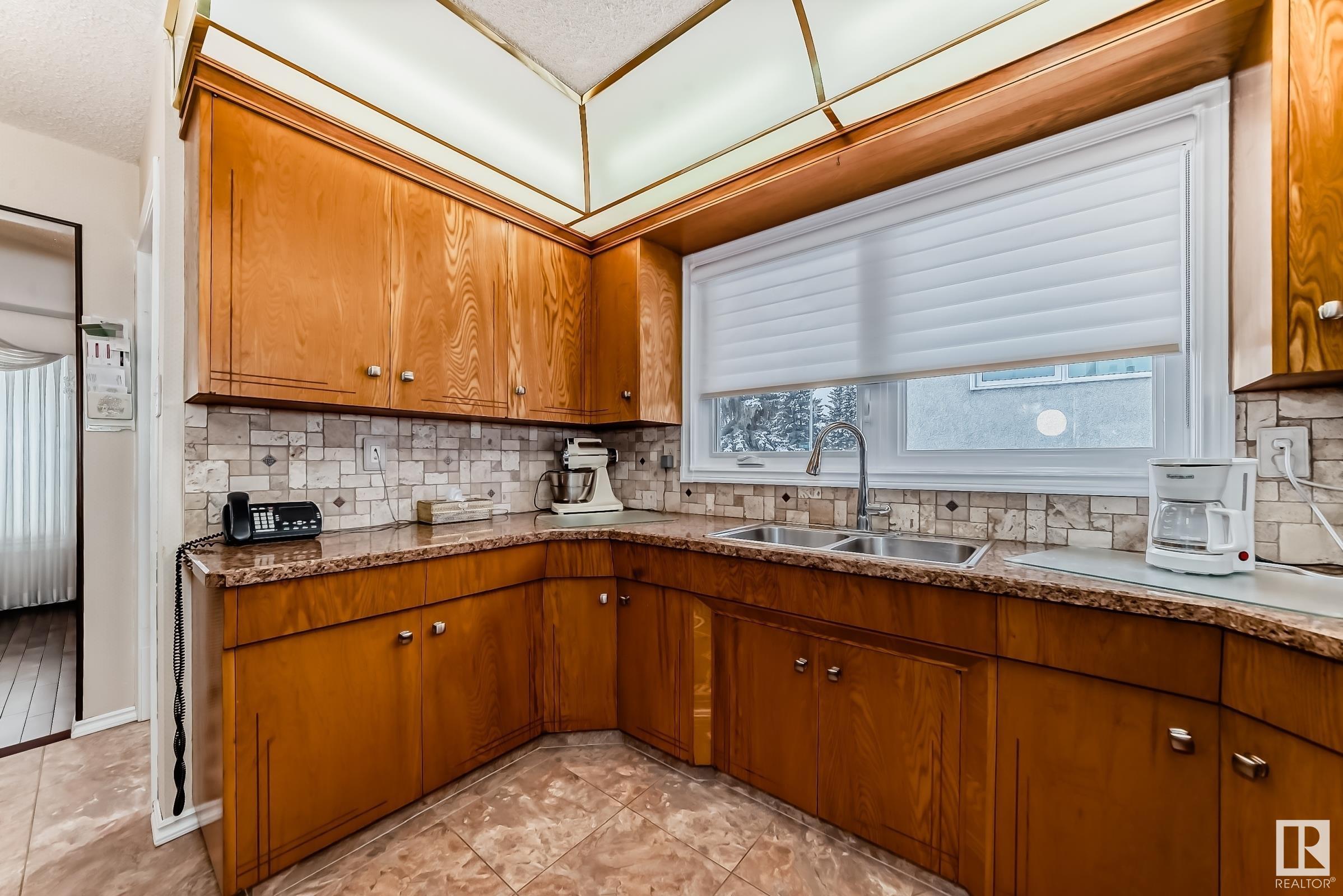      11124 36A AV NW , Edmonton,  ,T6J 0E5 ;  Listing Number: MLS E4419904