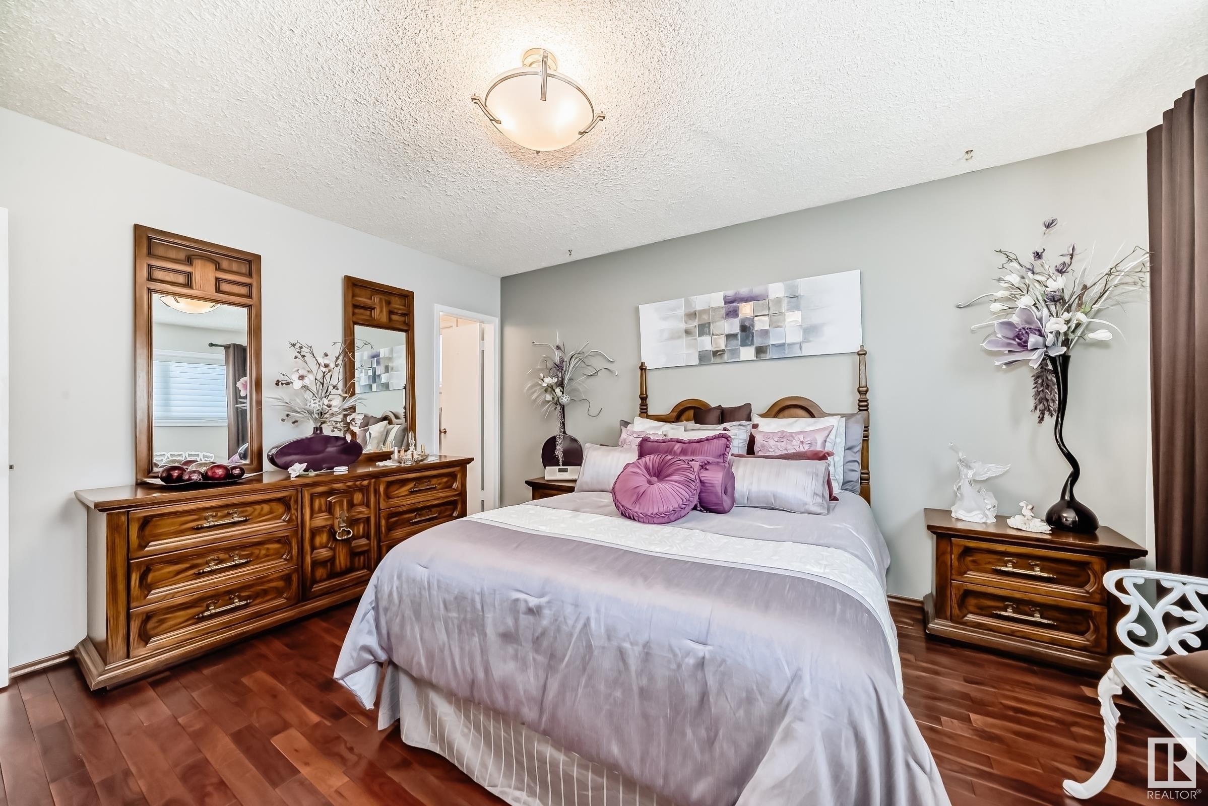      11124 36A AV NW , Edmonton,  ,T6J 0E5 ;  Listing Number: MLS E4419904