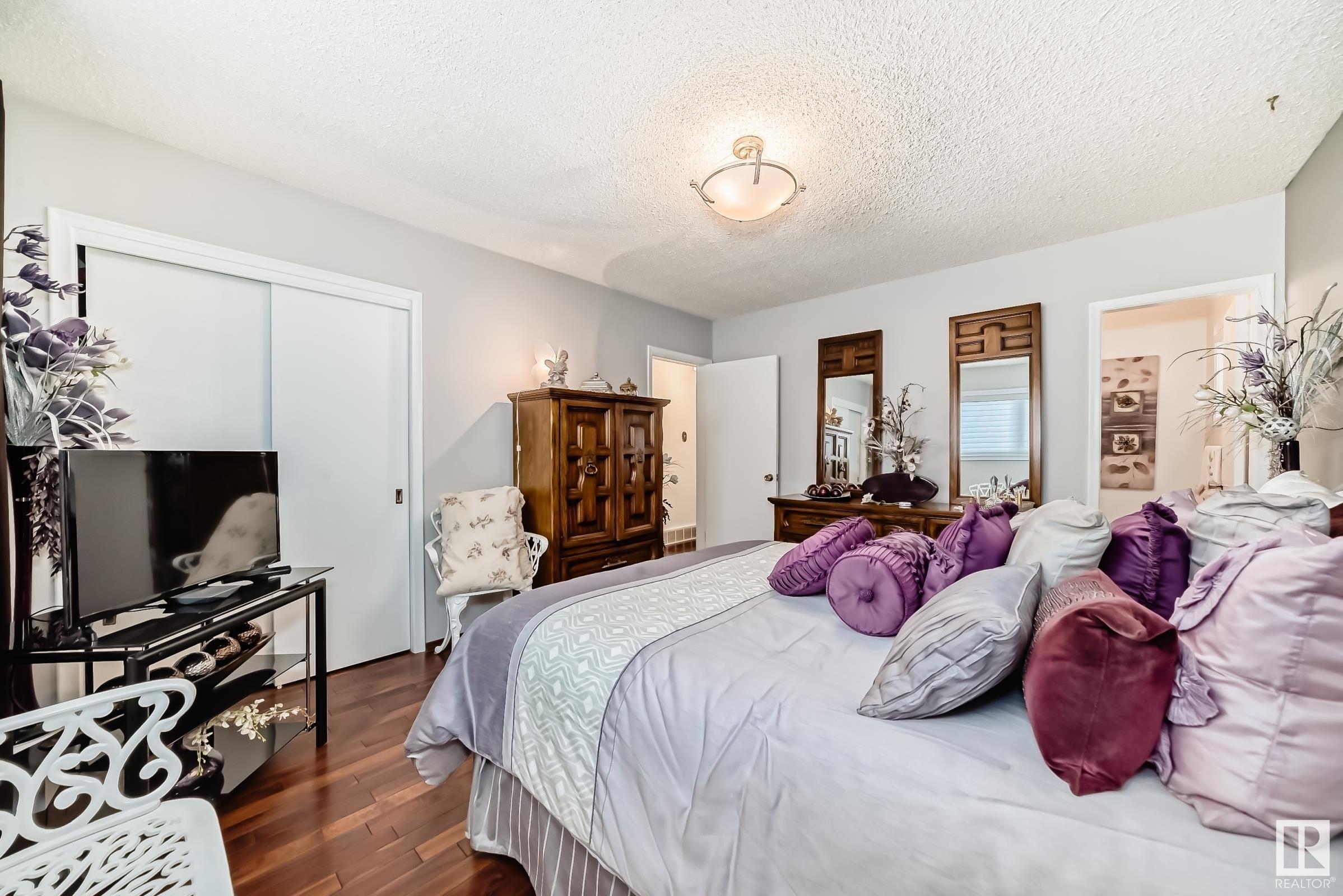      11124 36A AV NW , Edmonton,  ,T6J 0E5 ;  Listing Number: MLS E4419904