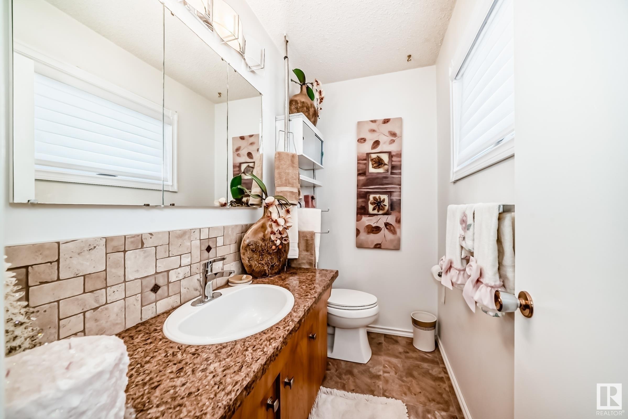      11124 36A AV NW , Edmonton,  ,T6J 0E5 ;  Listing Number: MLS E4419904