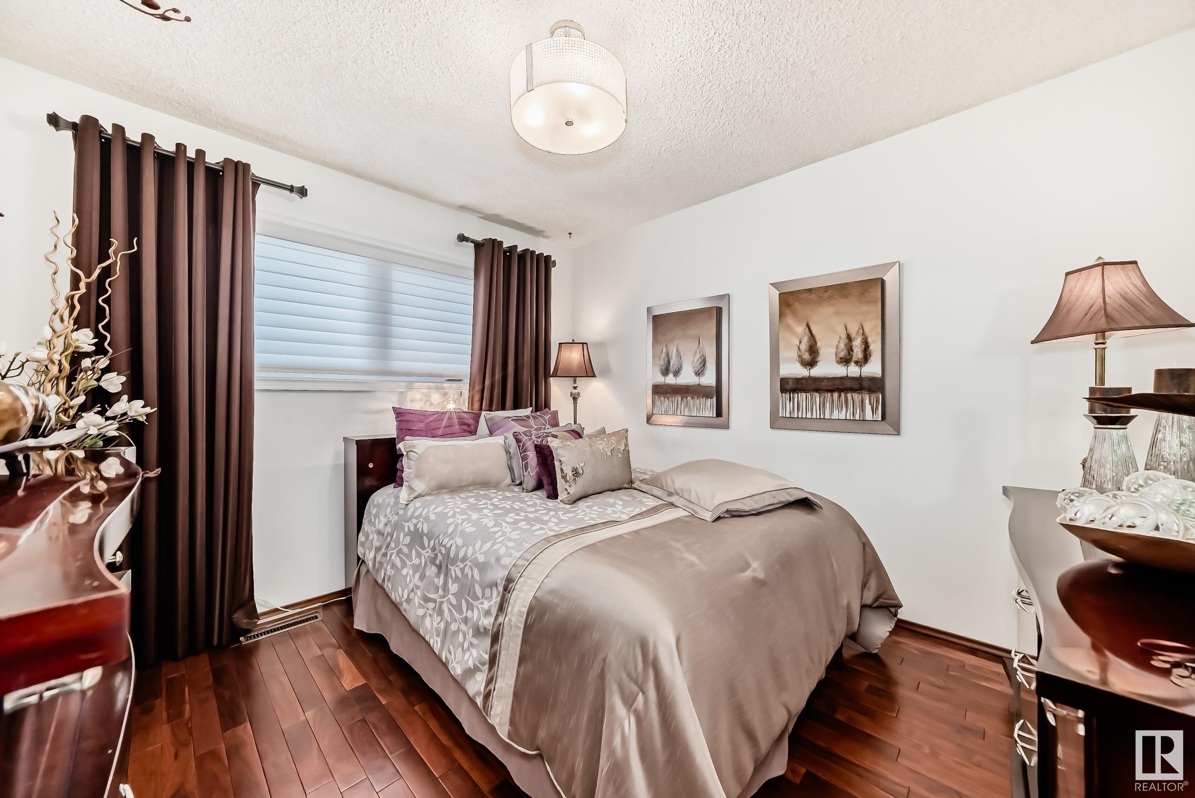      11124 36A AV NW , Edmonton,  ,T6J 0E5 ;  Listing Number: MLS E4419904