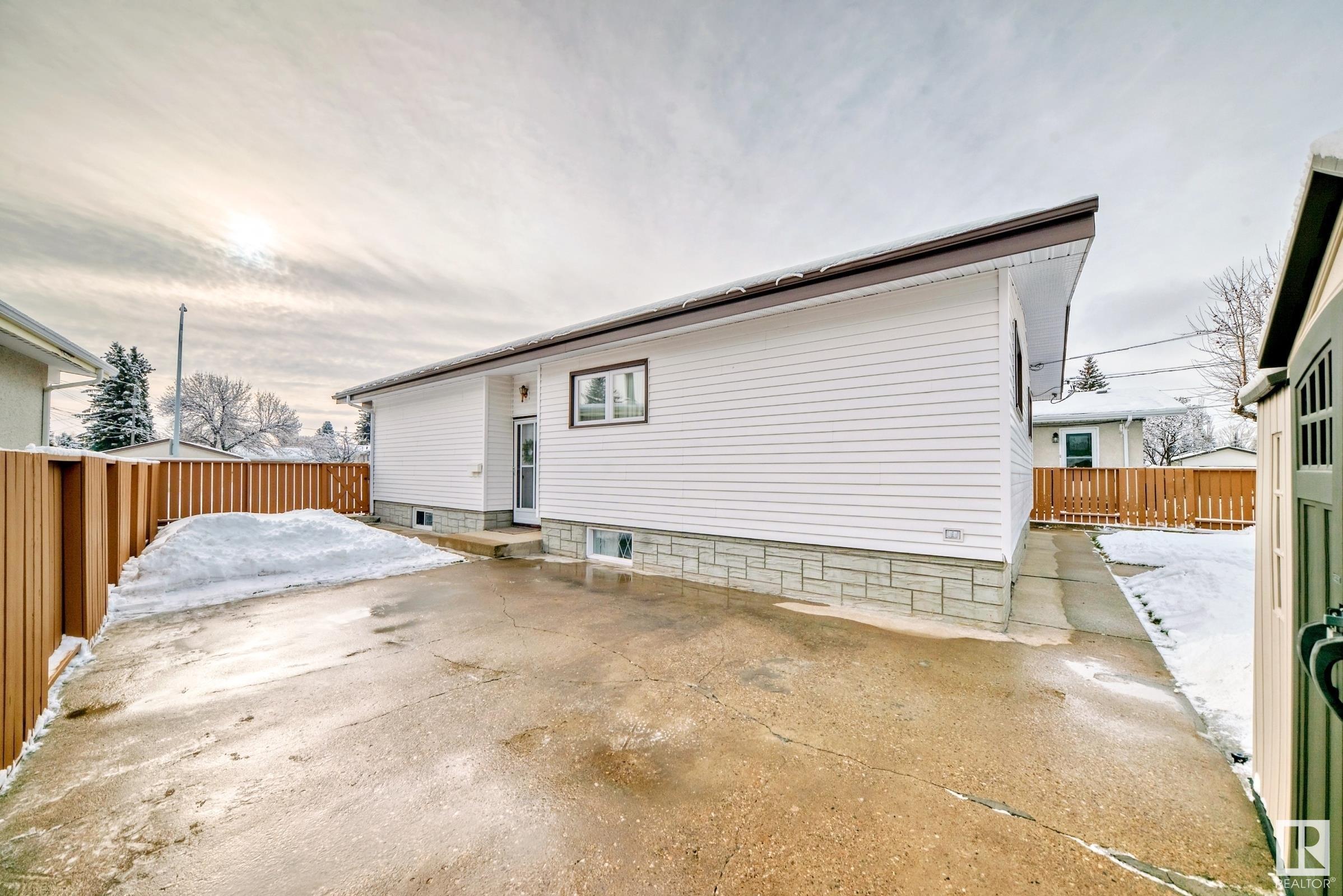      11124 36A AV NW , Edmonton,  ,T6J 0E5 ;  Listing Number: MLS E4419904