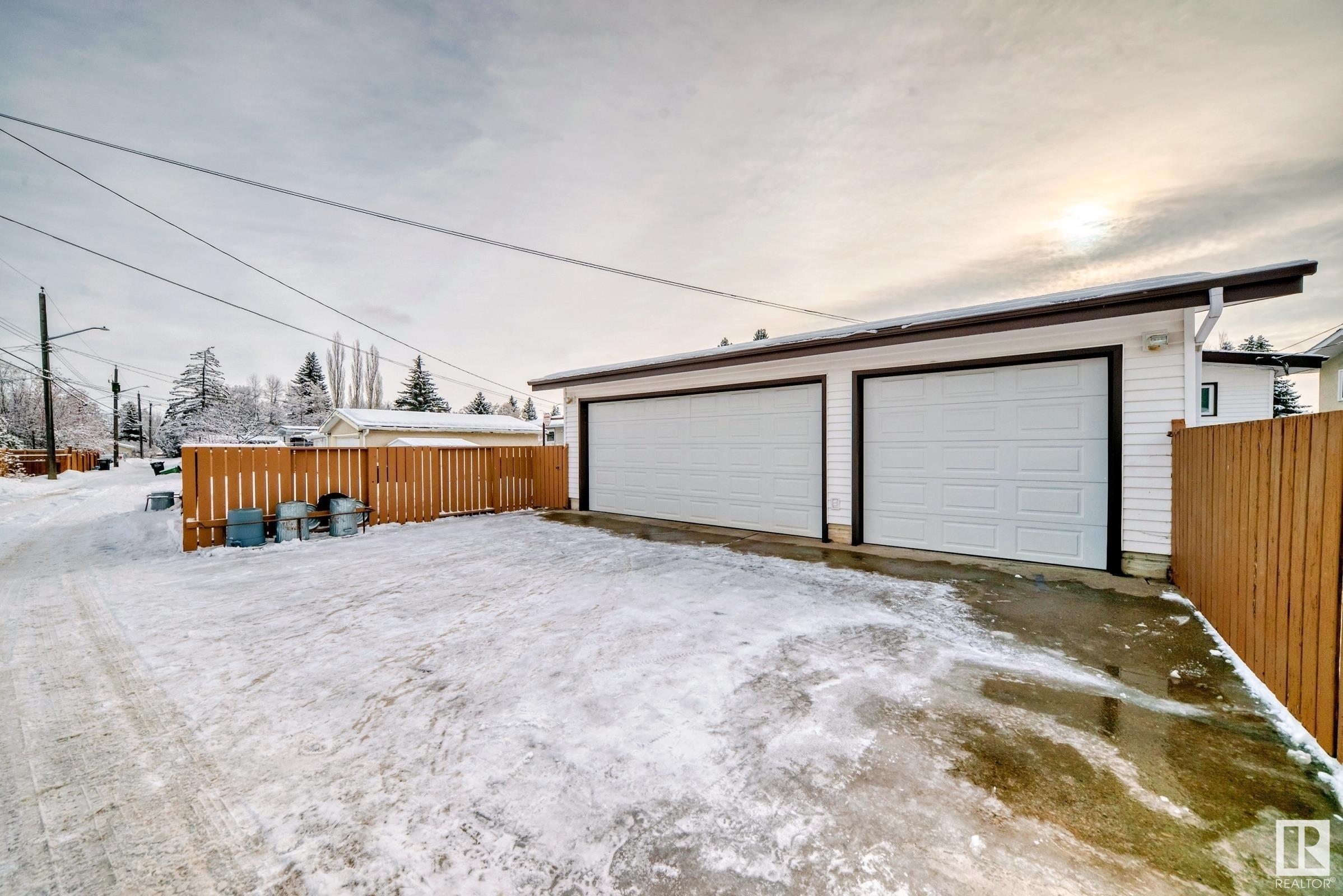      11124 36A AV NW , Edmonton,  ,T6J 0E5 ;  Listing Number: MLS E4419904