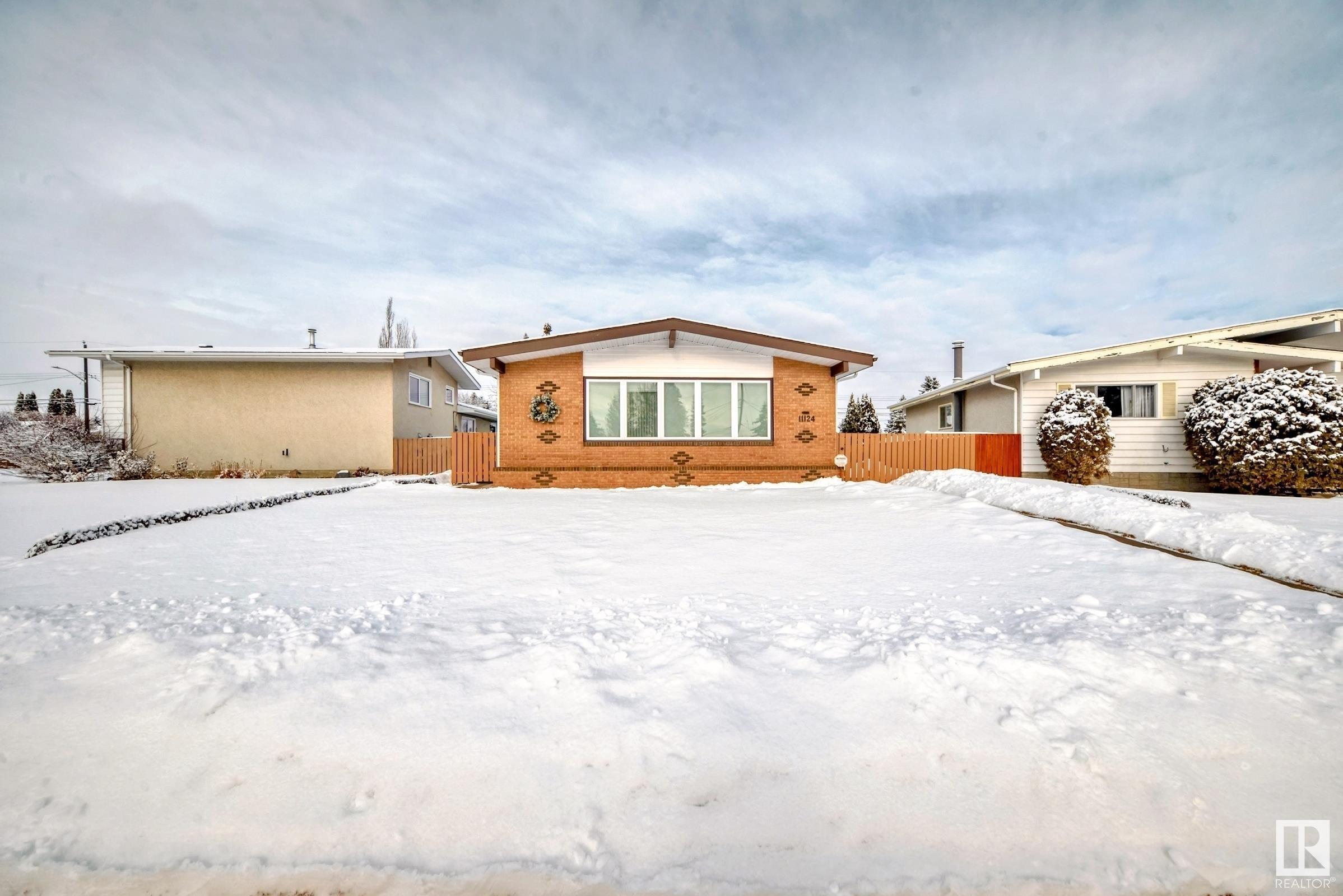      11124 36A AV NW , Edmonton,  ,T6J 0E5 ;  Listing Number: MLS E4419904