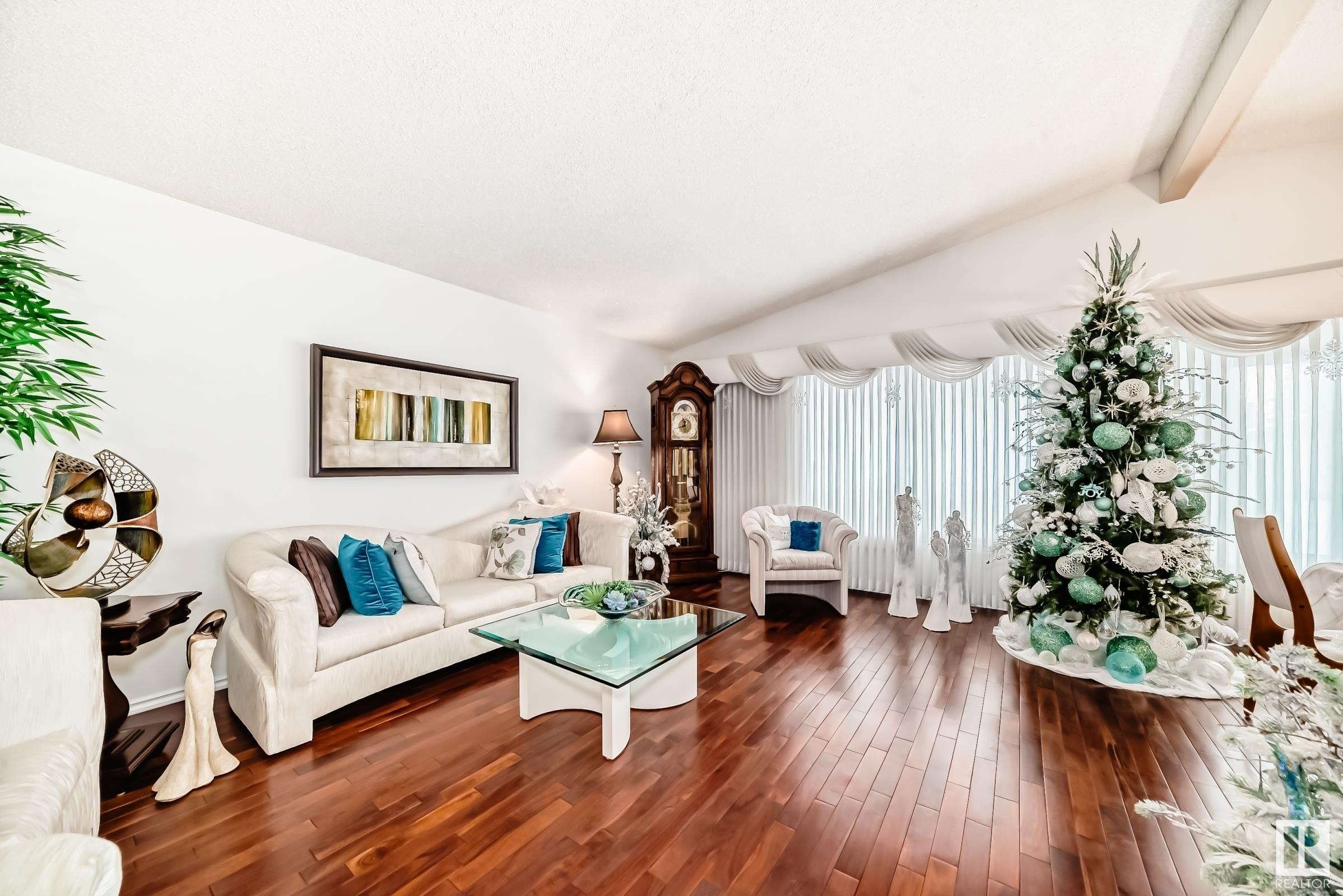      11124 36A AV NW , Edmonton,  ,T6J 0E5 ;  Listing Number: MLS E4419904