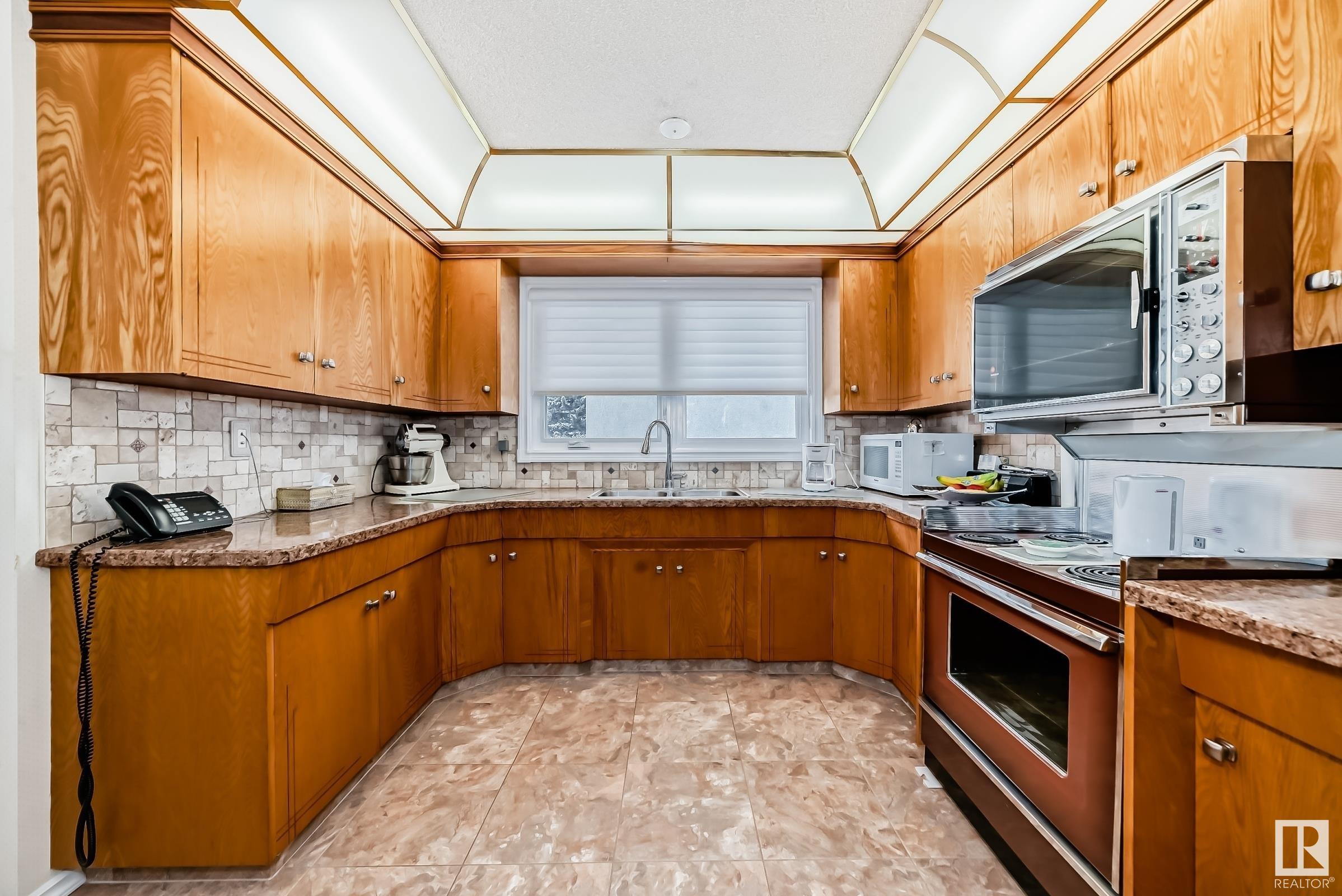      11124 36A AV NW , Edmonton,  ,T6J 0E5 ;  Listing Number: MLS E4419904
