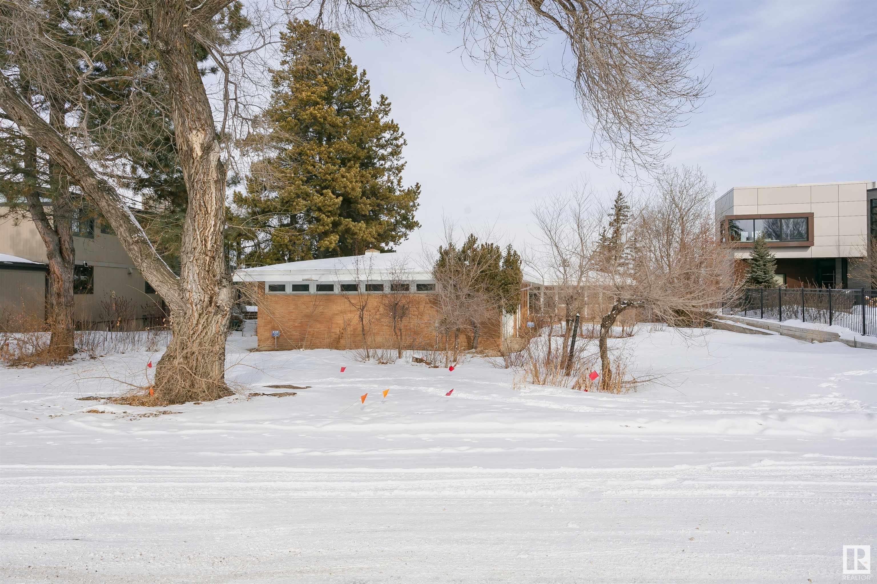      13808 VALLEYVIEW DR NW , Edmonton,  ,T5R 5T8 ;  Listing Number: MLS E4419934