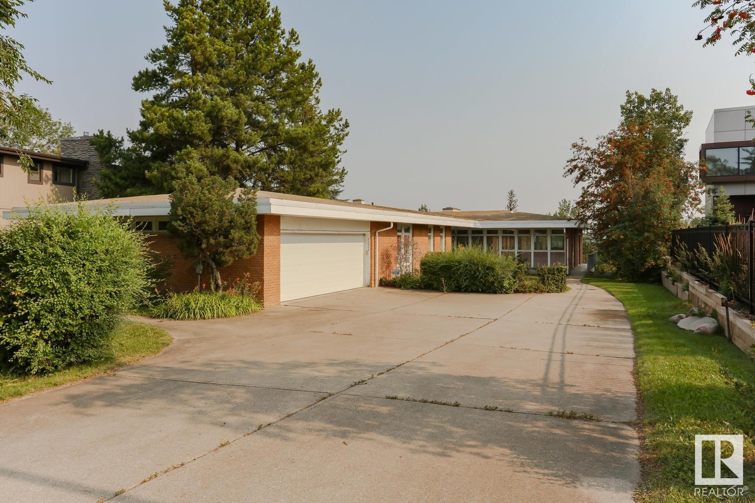     13808 VALLEYVIEW DR NW , Edmonton,  ,T5R 5T8 ;  Listing Number: MLS E4419934