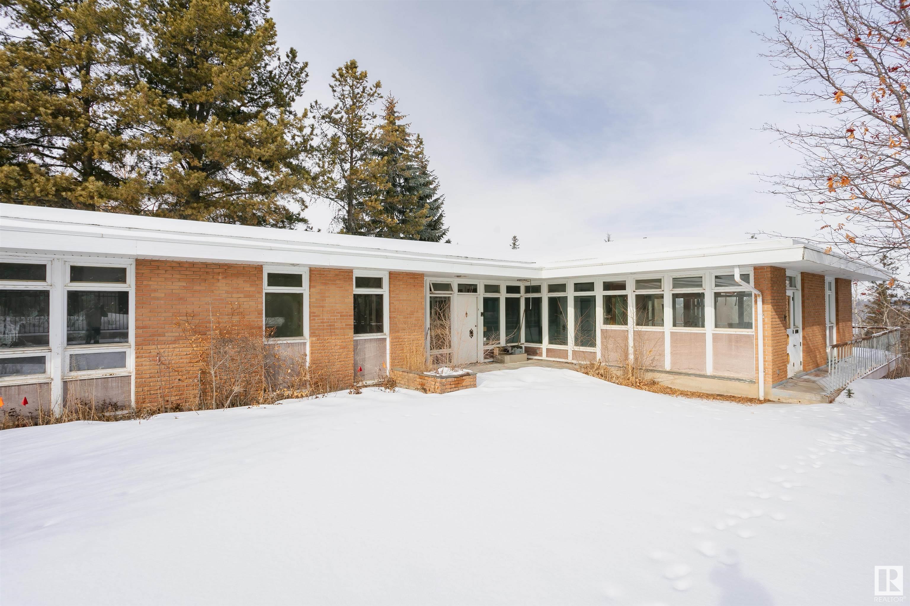      13808 VALLEYVIEW DR NW , Edmonton,  ,T5R 5T8 ;  Listing Number: MLS E4419934