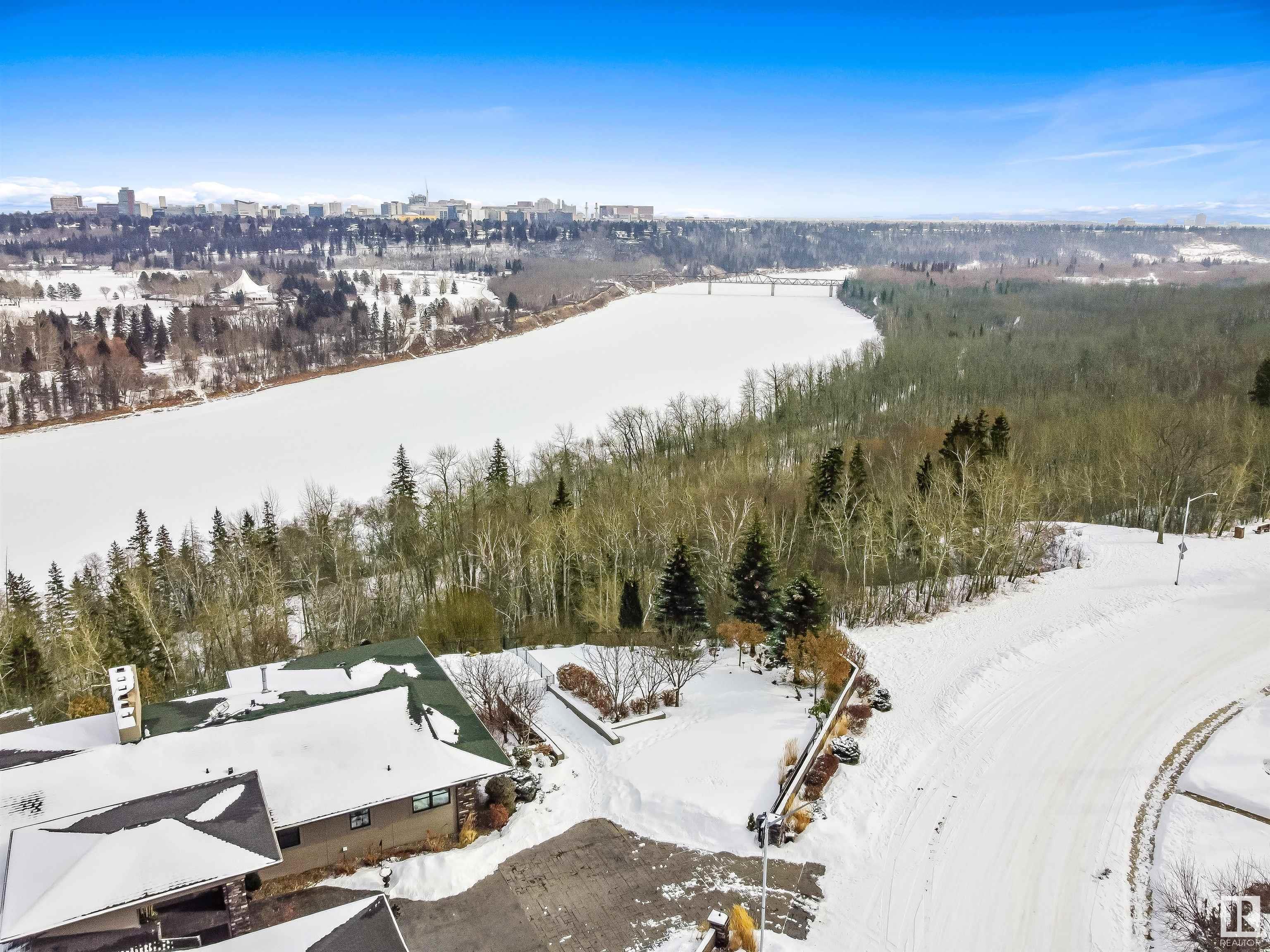      13808 VALLEYVIEW DR NW , Edmonton,  ,T5R 5T8 ;  Listing Number: MLS E4419934