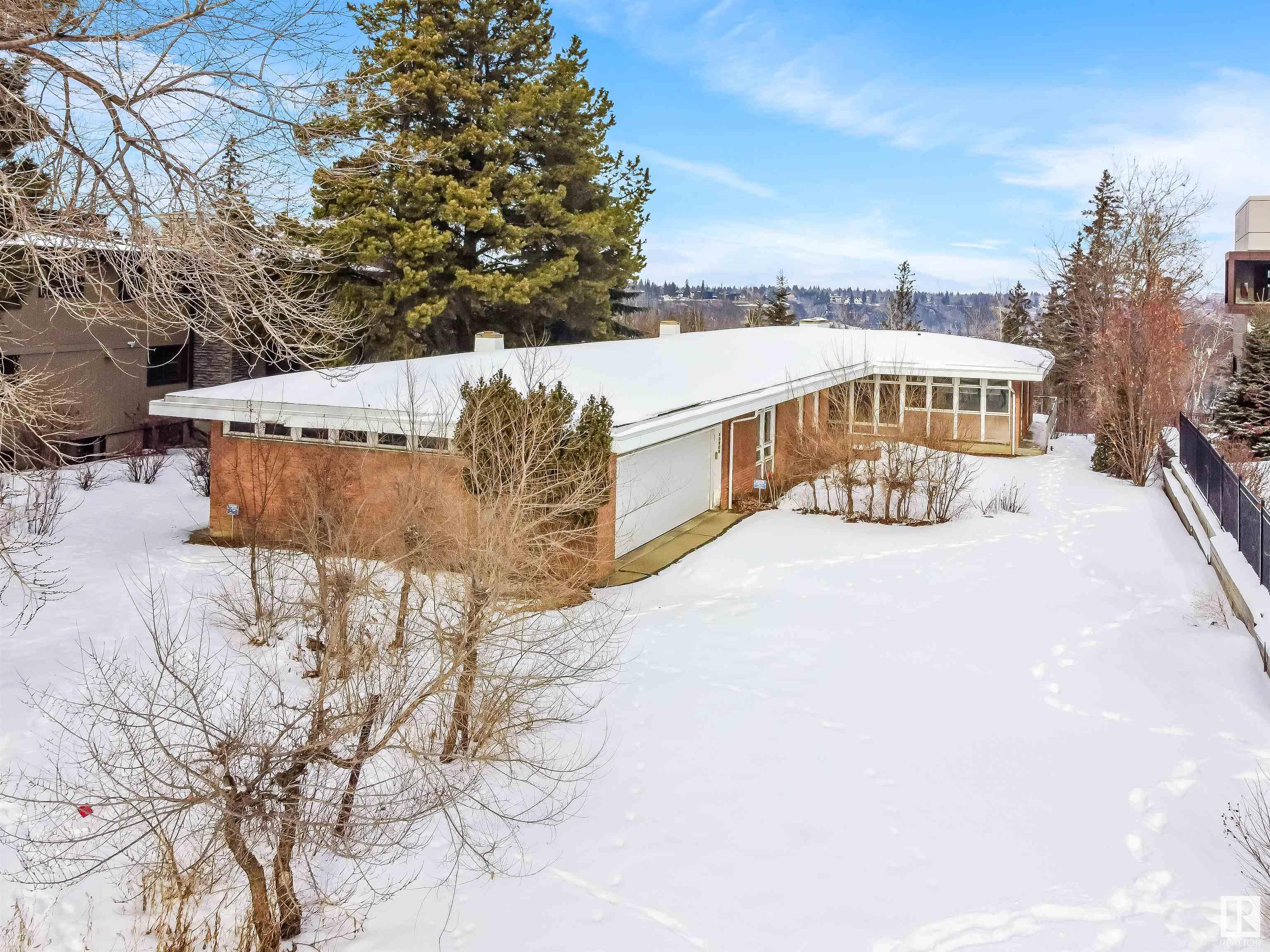      13808 VALLEYVIEW DR NW , Edmonton,  ,T5R 5T8 ;  Listing Number: MLS E4419934